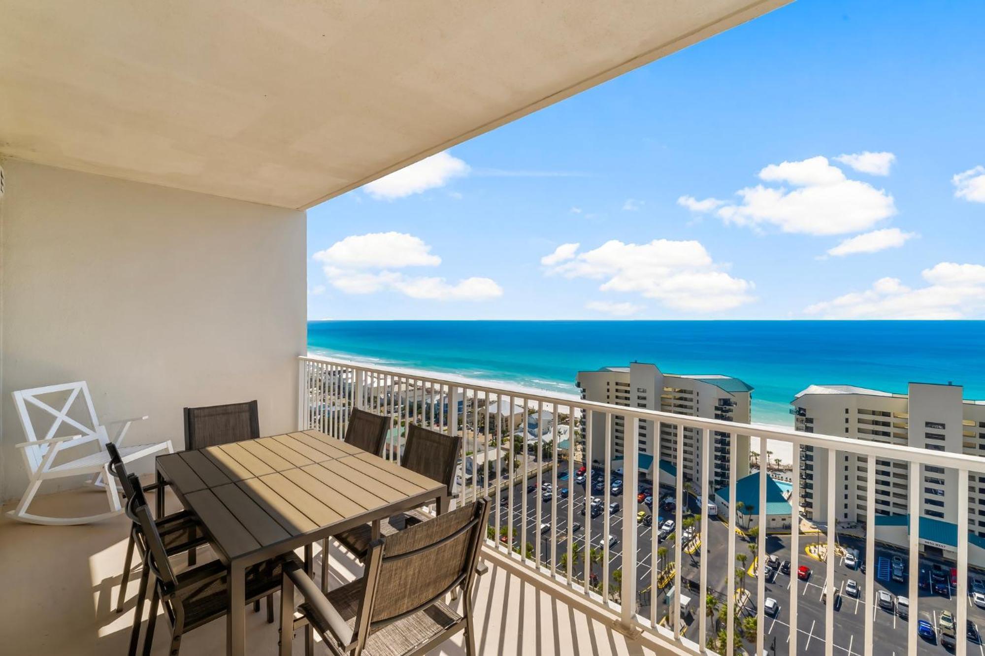 Apartment Laketown Wharf 1818