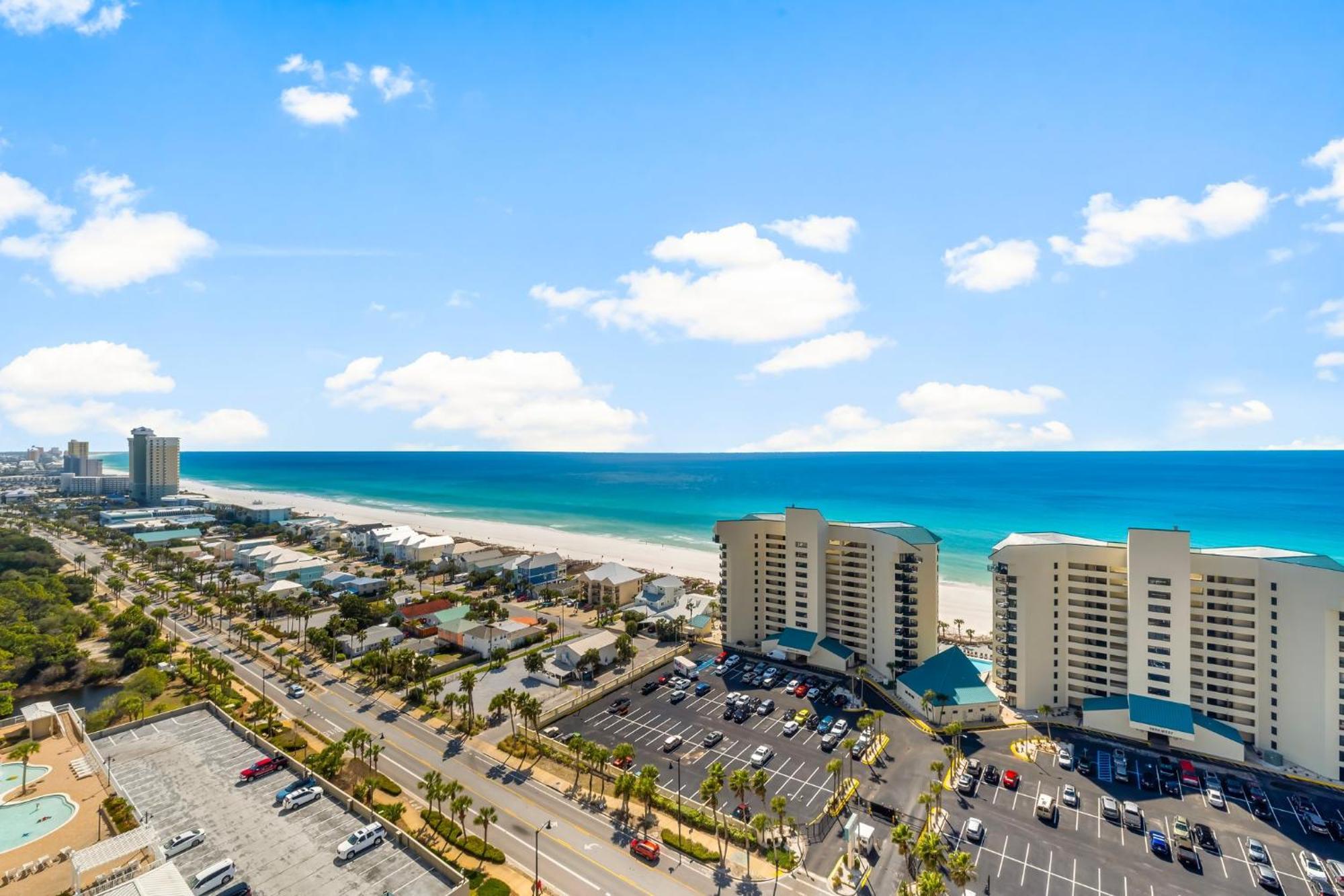 Laketown Wharf 1818 Apartment