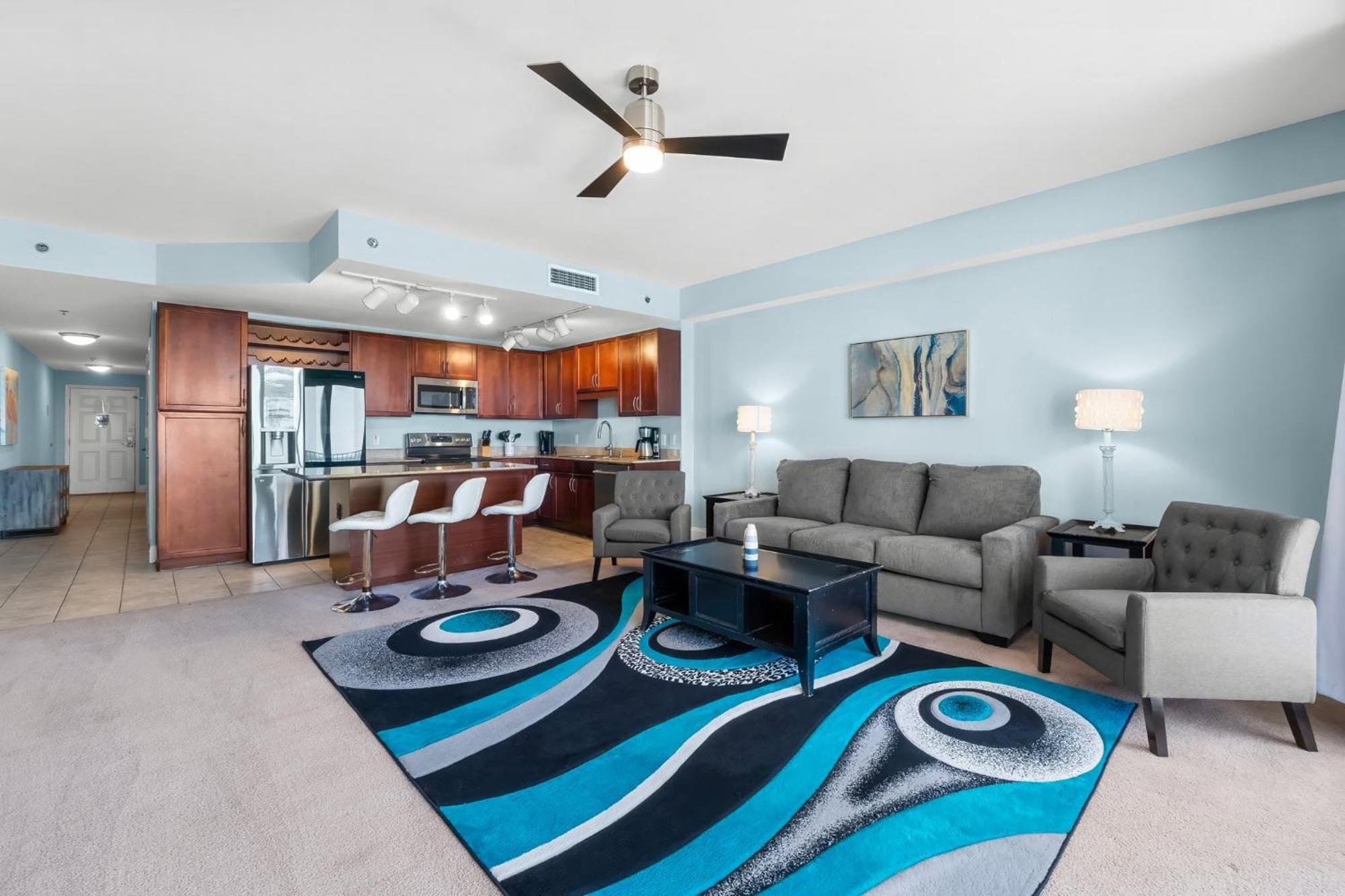 Laketown Wharf 1818 Apartment