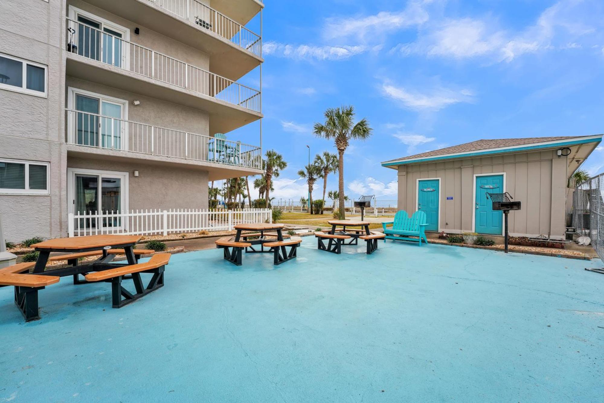 Million Dollar View! Sunny Side Up Pcb Apartment *