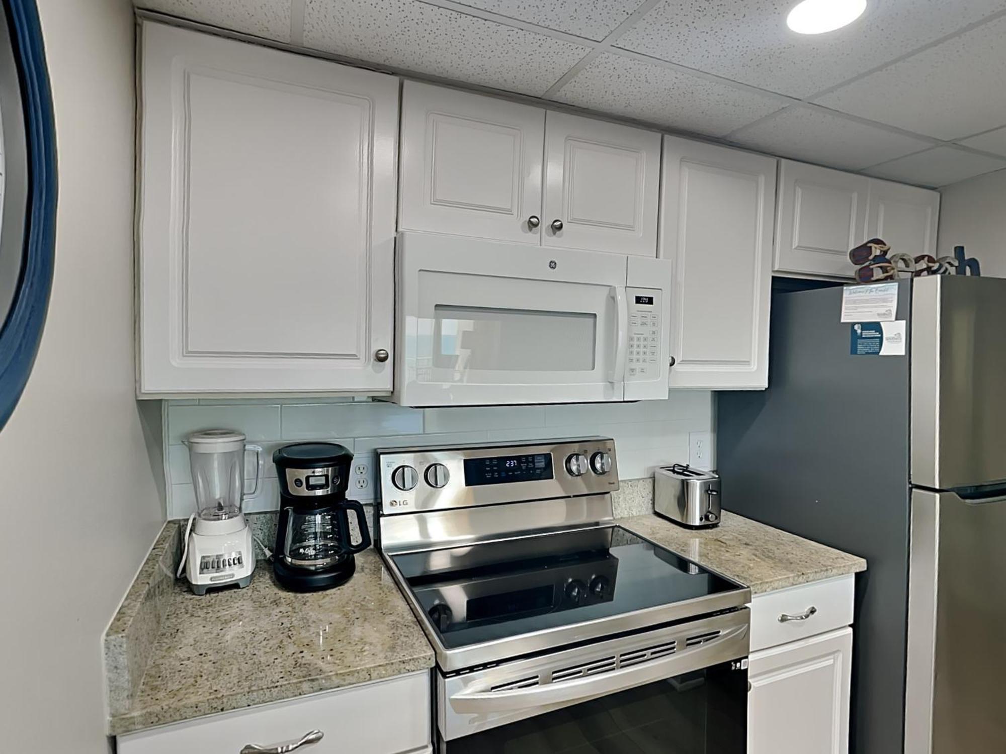 Edgewater Leeward 605 *