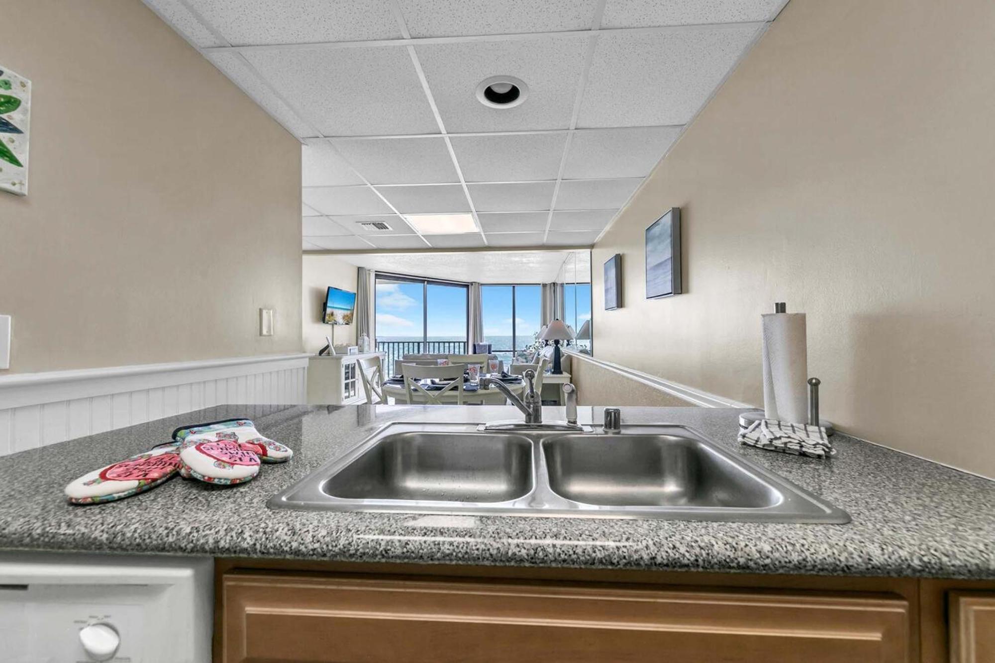 Leeward 403 At Edgewater
