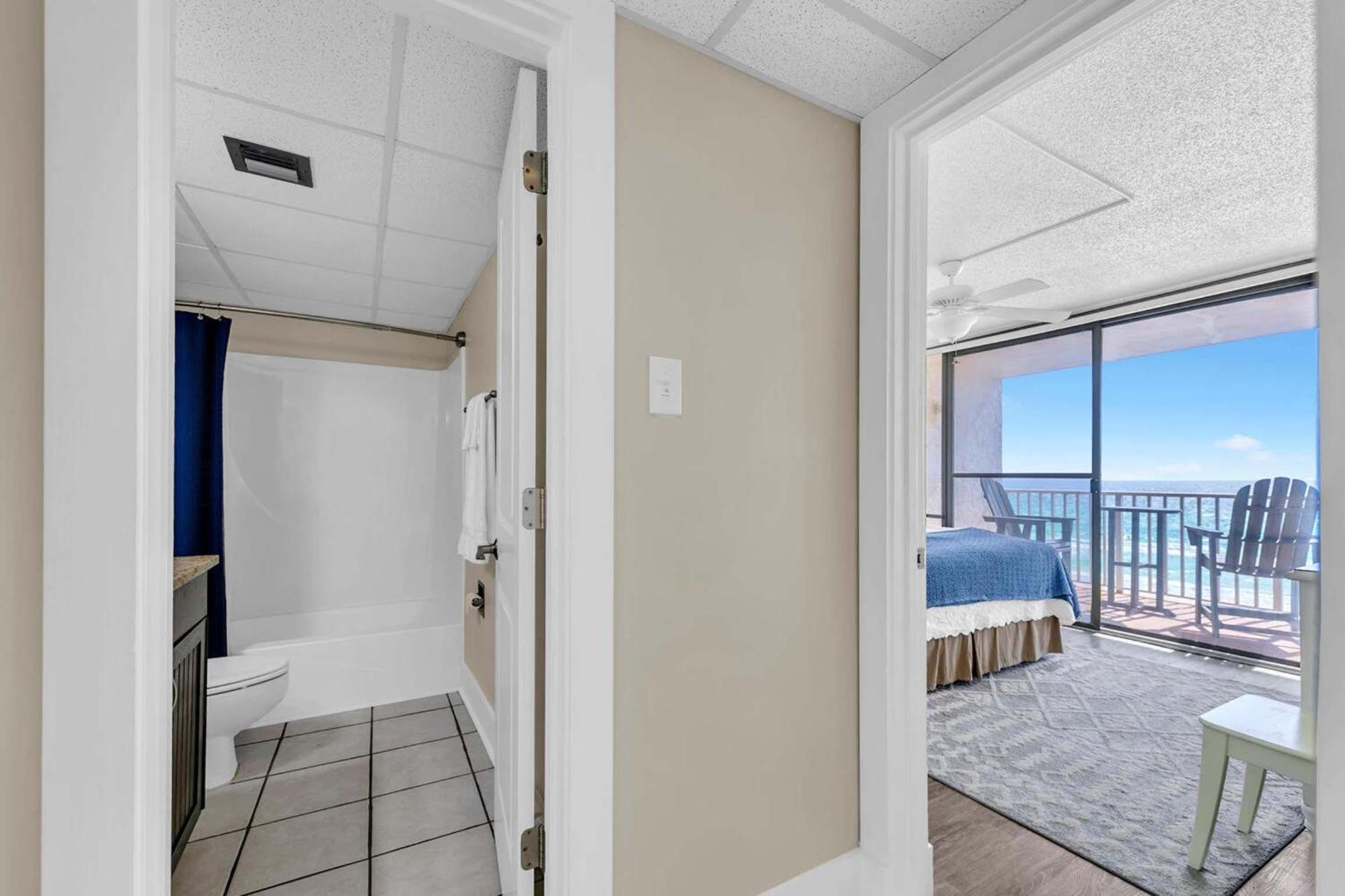 Leeward 403 At Edgewater