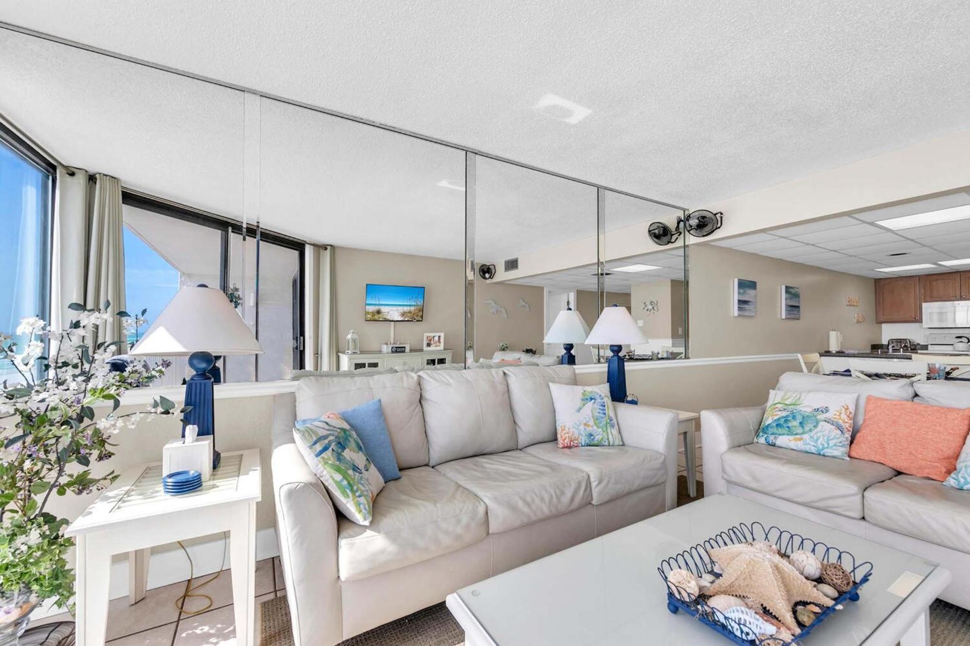 Leeward 403 At Edgewater