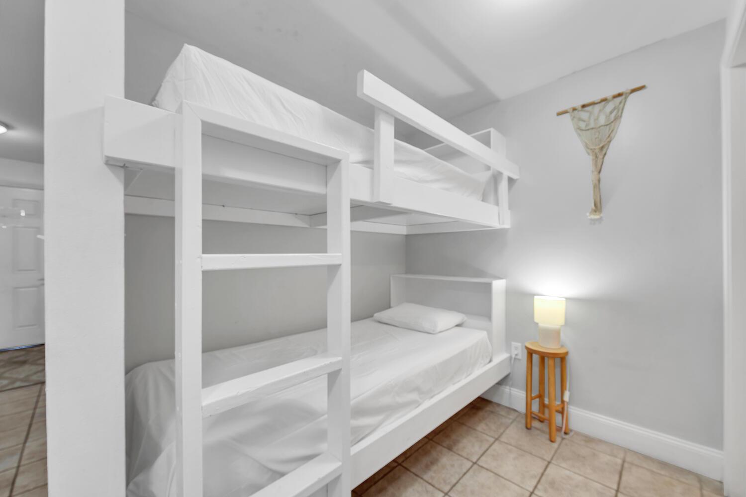 Laketown Wharf 1116 Holiday home *