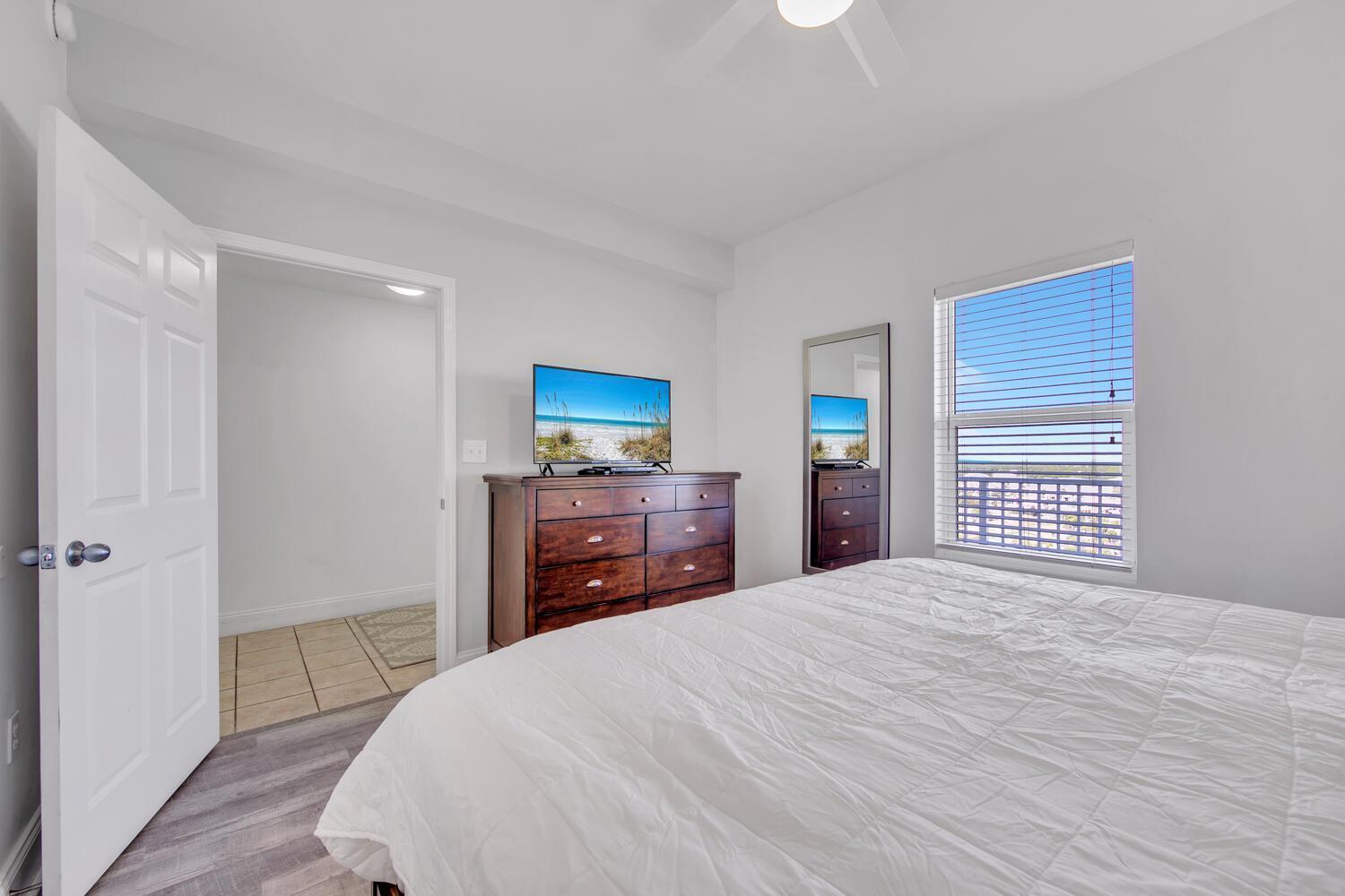 Laketown Wharf 1116 Holiday home *
