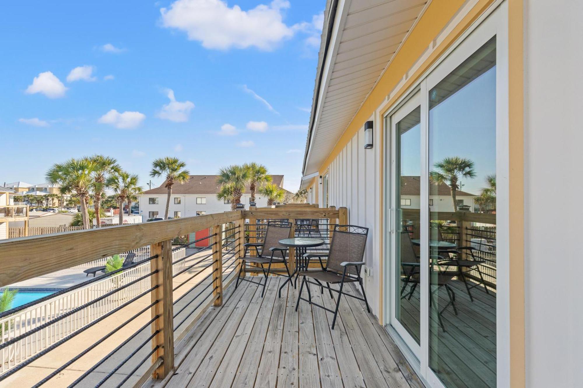 Ocean Breeze 1c Apartment