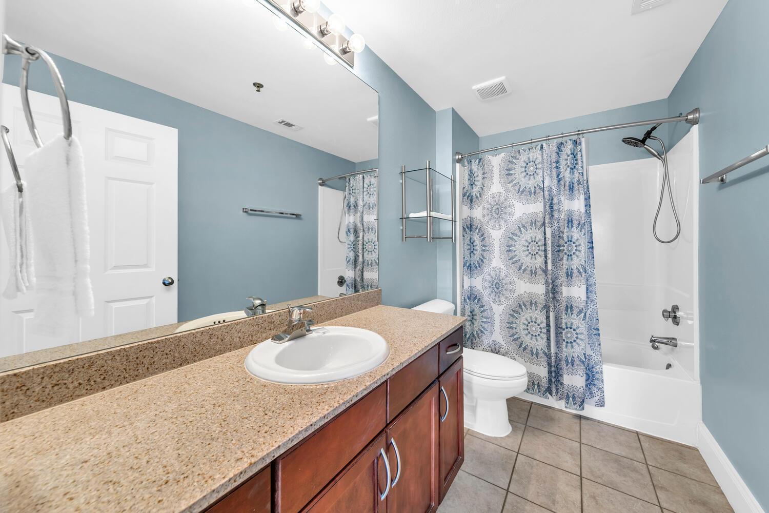 Holiday home Laketown Wharf 317