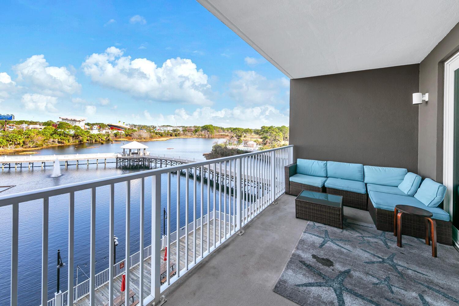 Holiday home Laketown Wharf 317