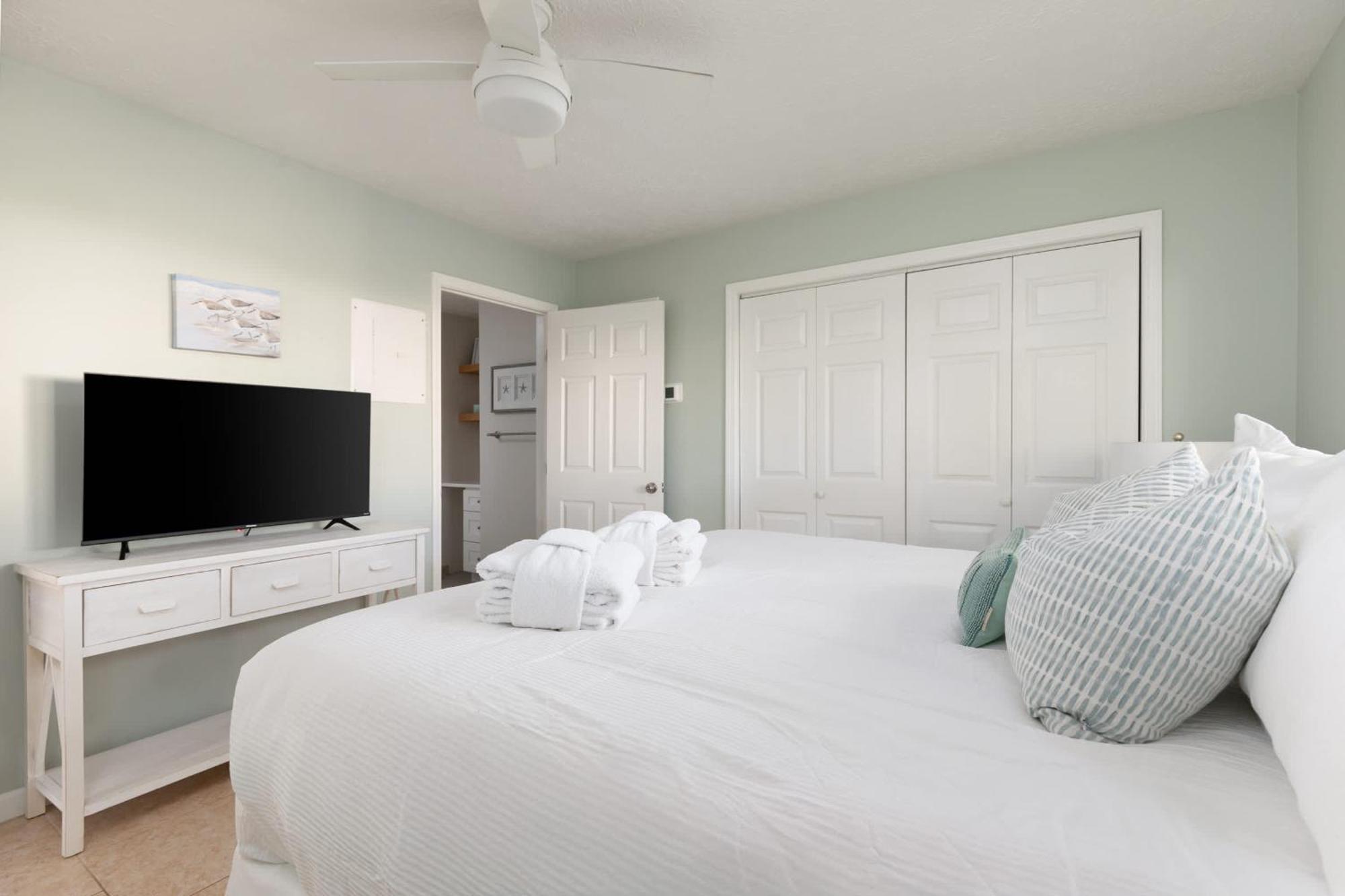 Holiday home Shells Family House Coastal Retreat With Private Pool Golf Cart & Steps To The