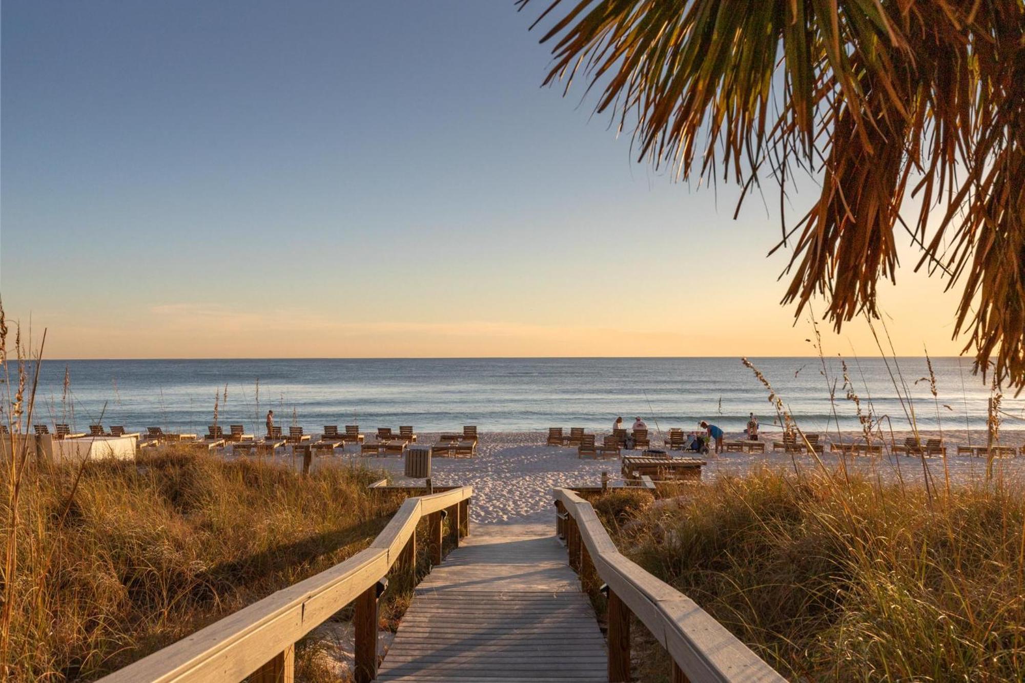 Commodore 304 Gorgeous Views! Near St. Andrews State Park. Holiday home *
