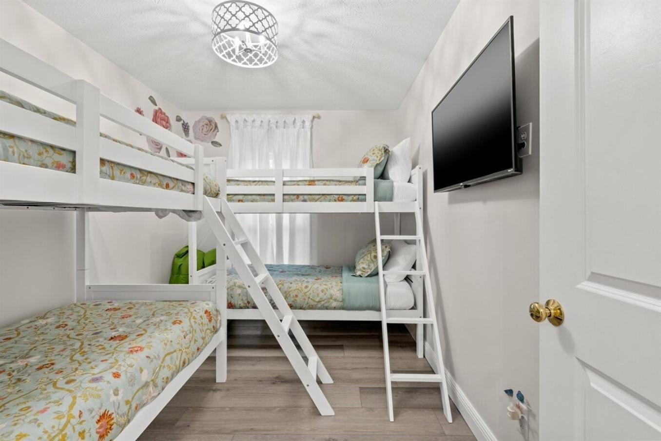 Holiday home Sleeps 58 Large Familycorporate Gatherings *