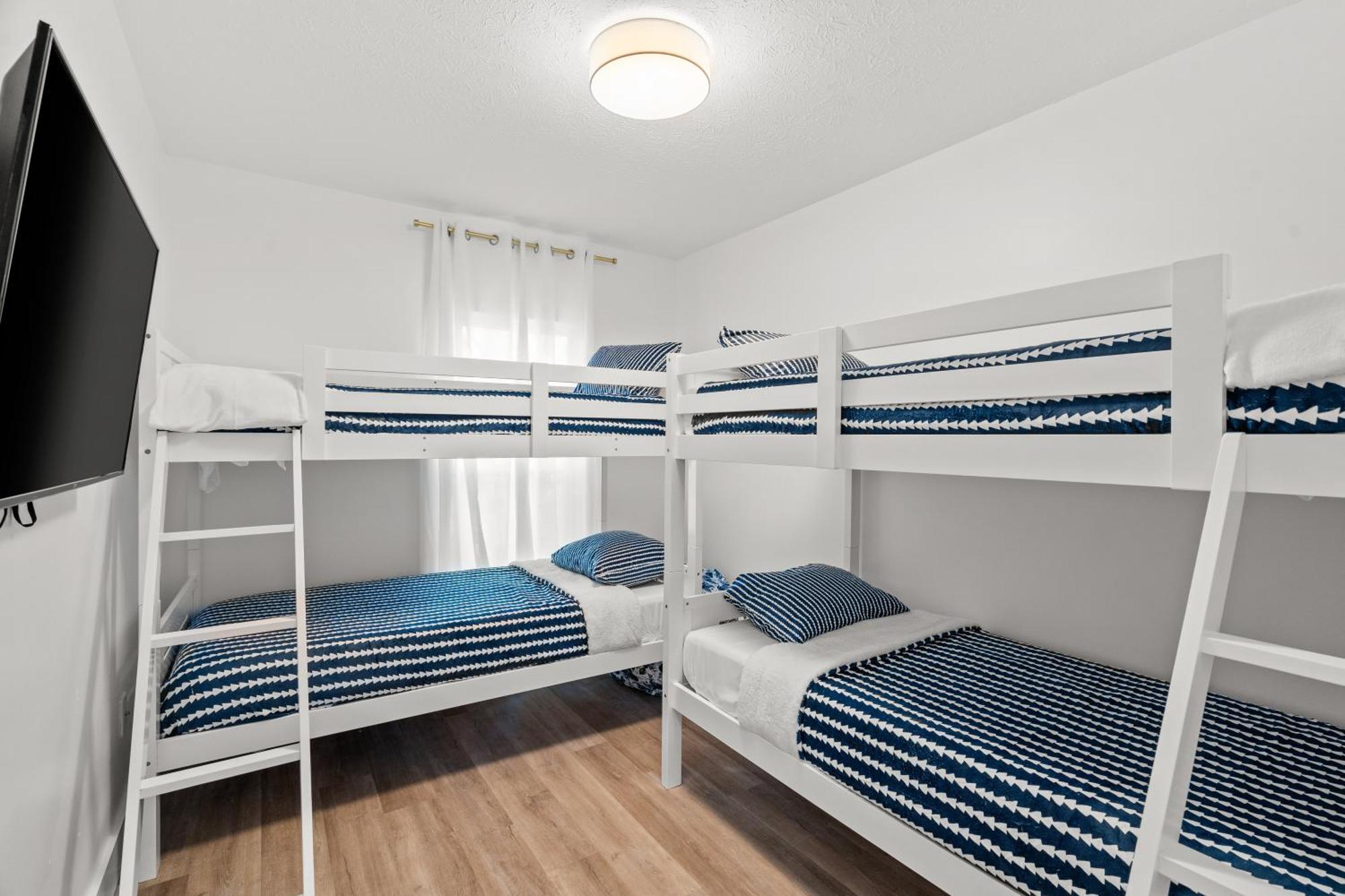 Sleeps 58 Large Familycorporate Gatherings