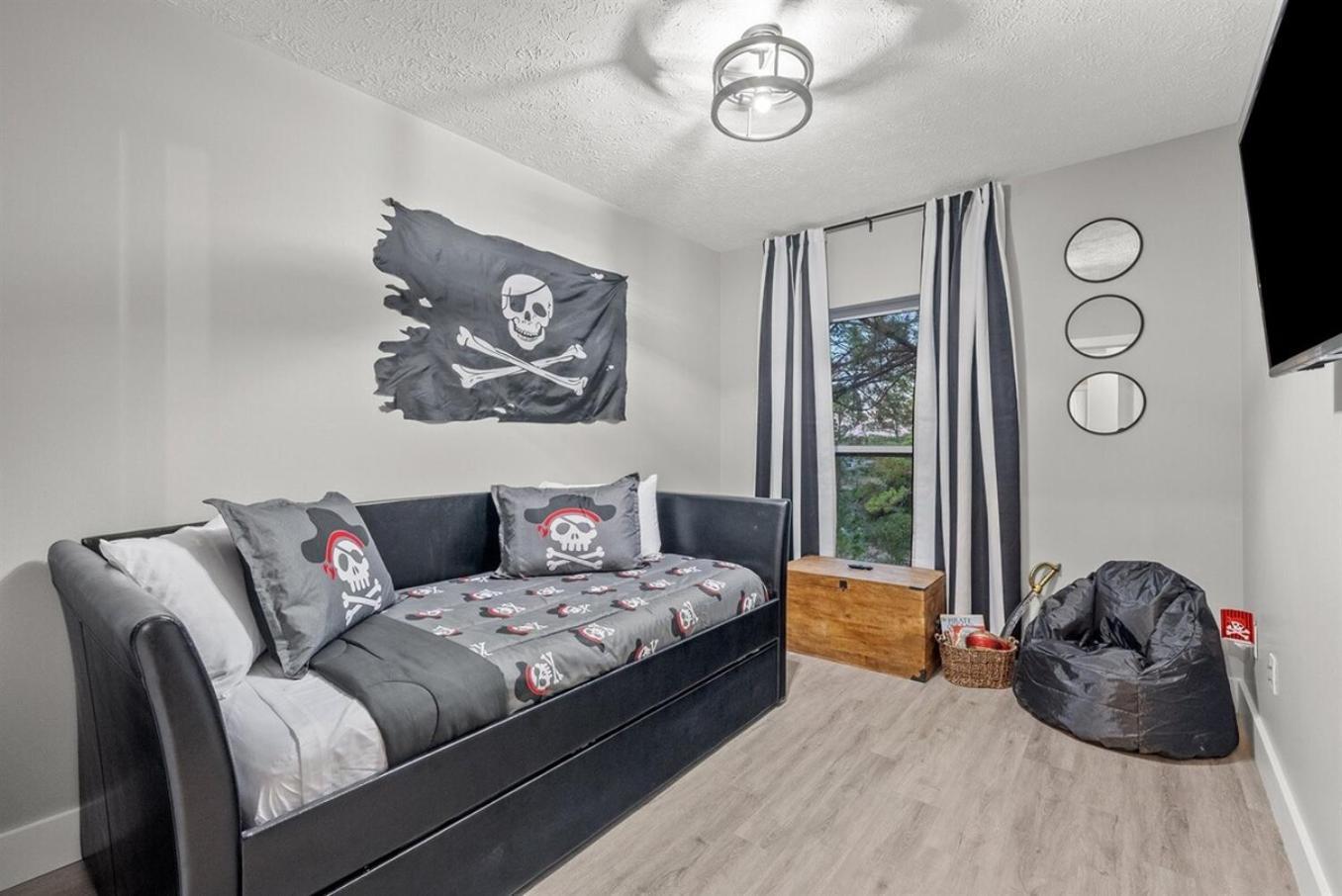 Sleeps 58 Large Familycorporate Gatherings *