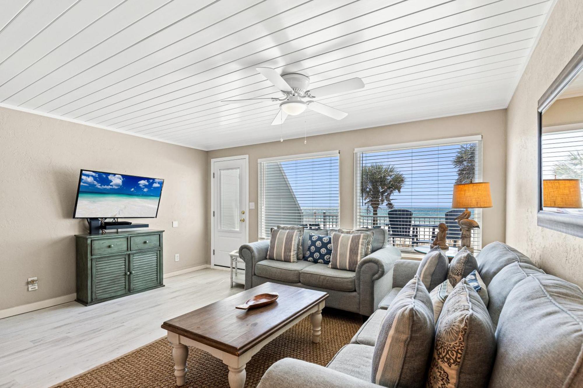 3br, 3ba Beachfront Townhome! Sleeps 11! Ocean View! Steps To The Beach!