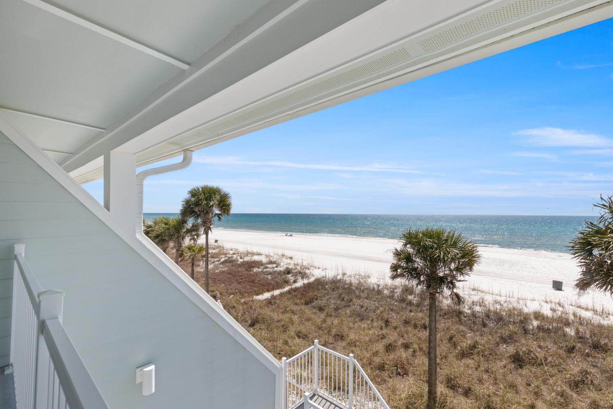 Holiday home 3br, 3ba Beachfront Townhome! Sleeps 11! Ocean View! Steps To The Beach!