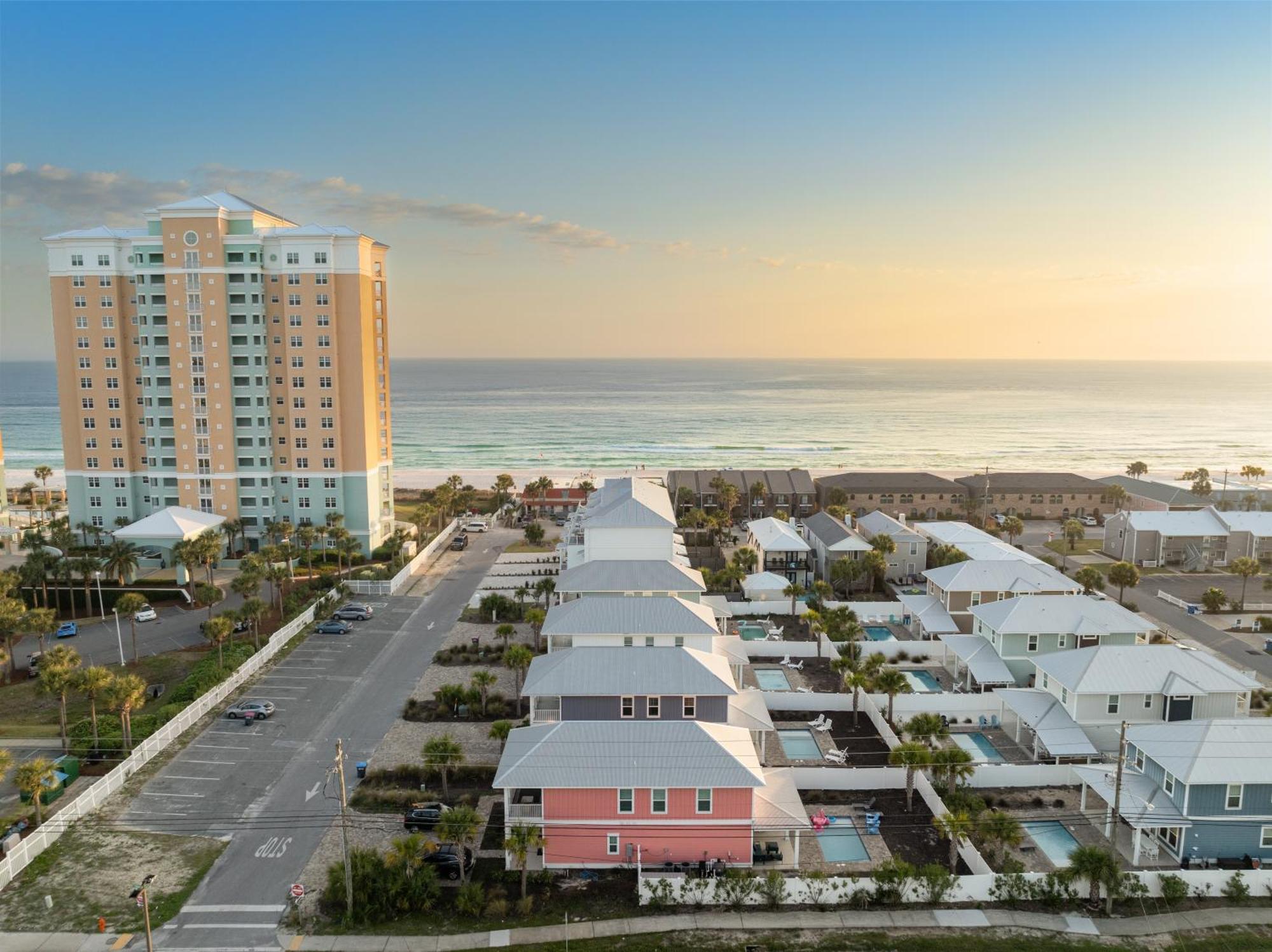 Holiday home Fabulous Modern House - 4br, 35ba: Pool/beach View & Access/balcony *