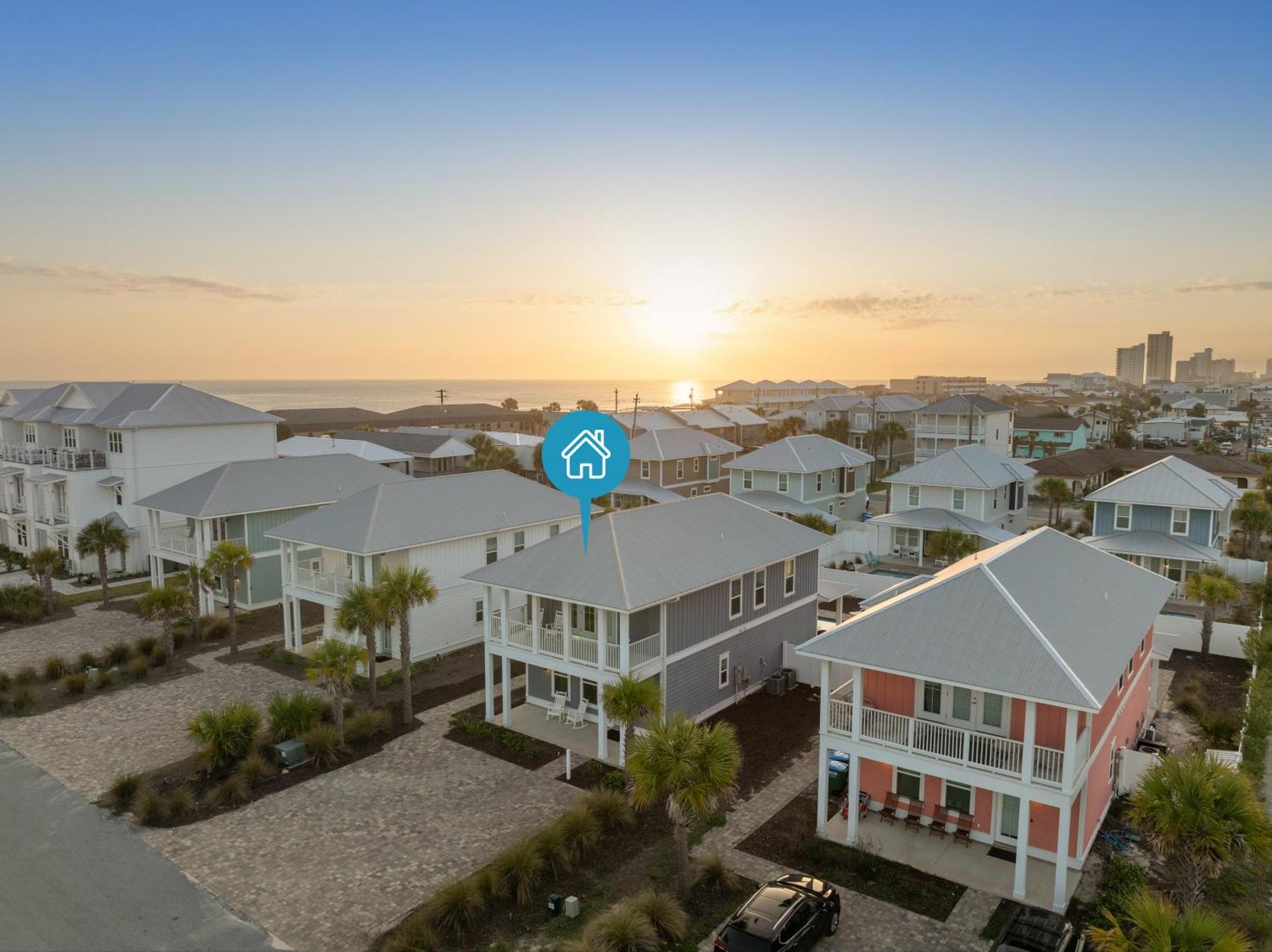 Fabulous Modern House - 4br, 35ba: Pool/beach View & Access/balcony Holiday home