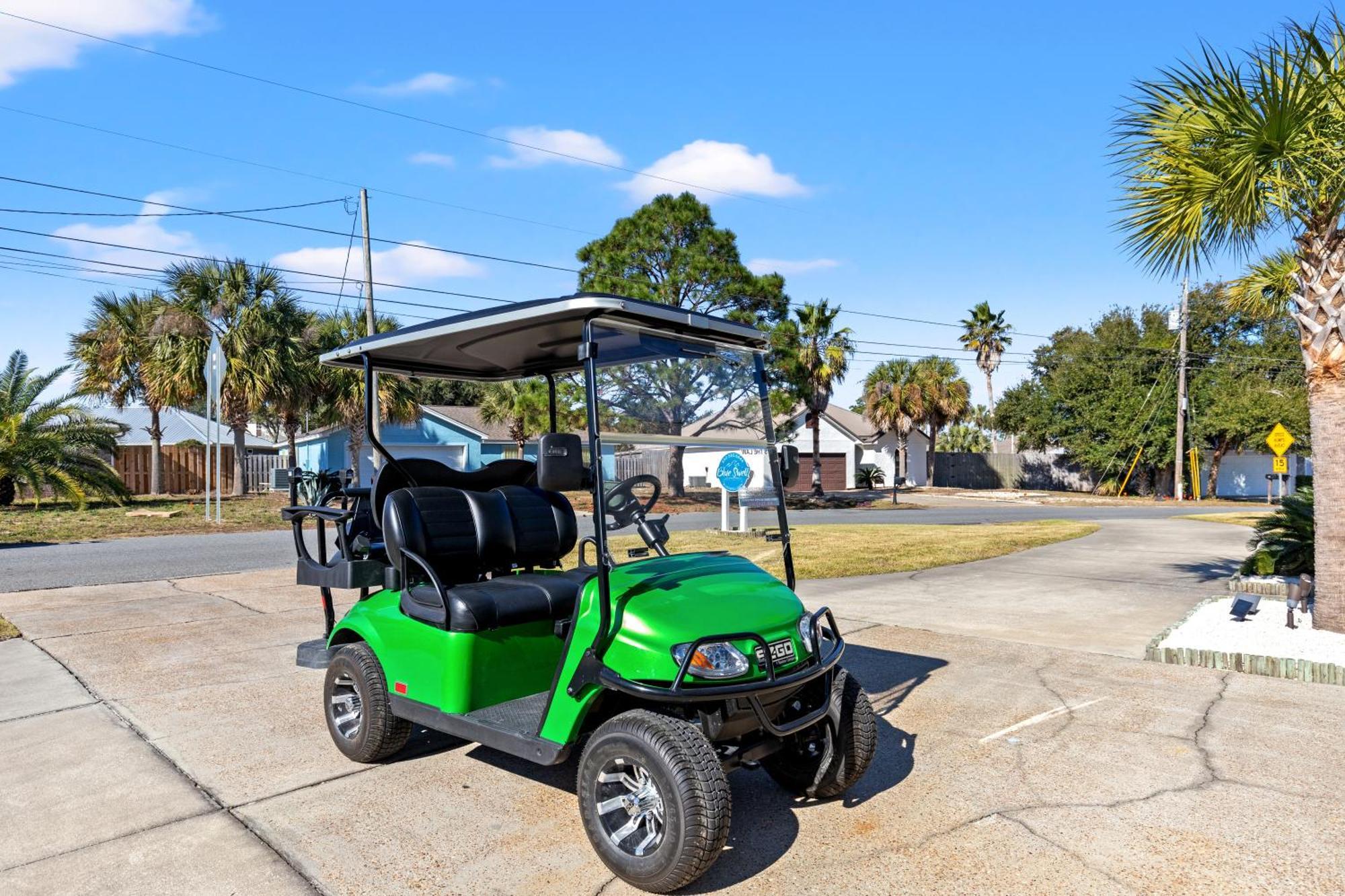 Holiday home Pet Friendly House New Tastefully Remodeled W Golf Cart Included!