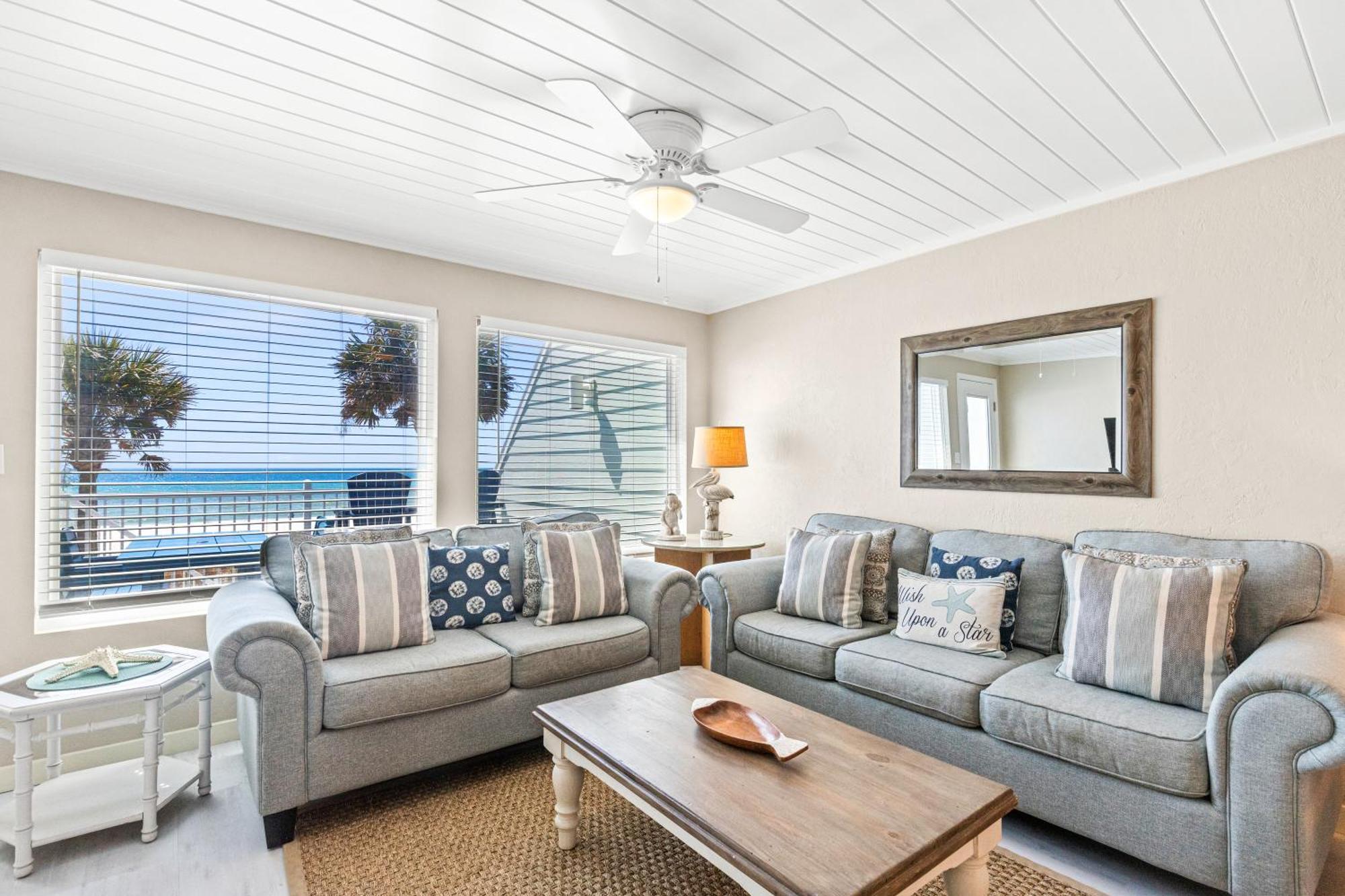 3br, 3ba Beachfront Townhome! Sleeps 11! Ocean View! Steps To The Beach! Holiday home