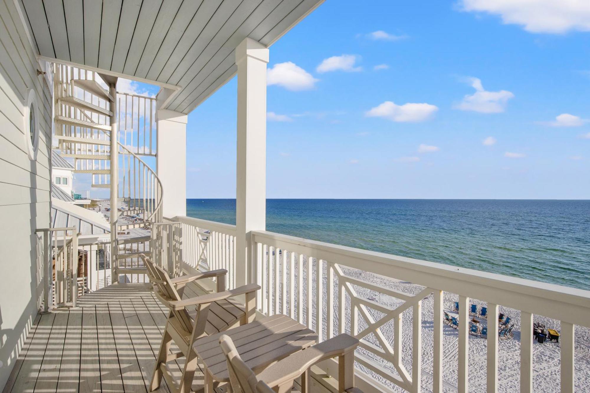 Holiday home Pineapple Paradise! 6br 7ba Beachfront House! Private Pool! Grill! Sleeps 16!
