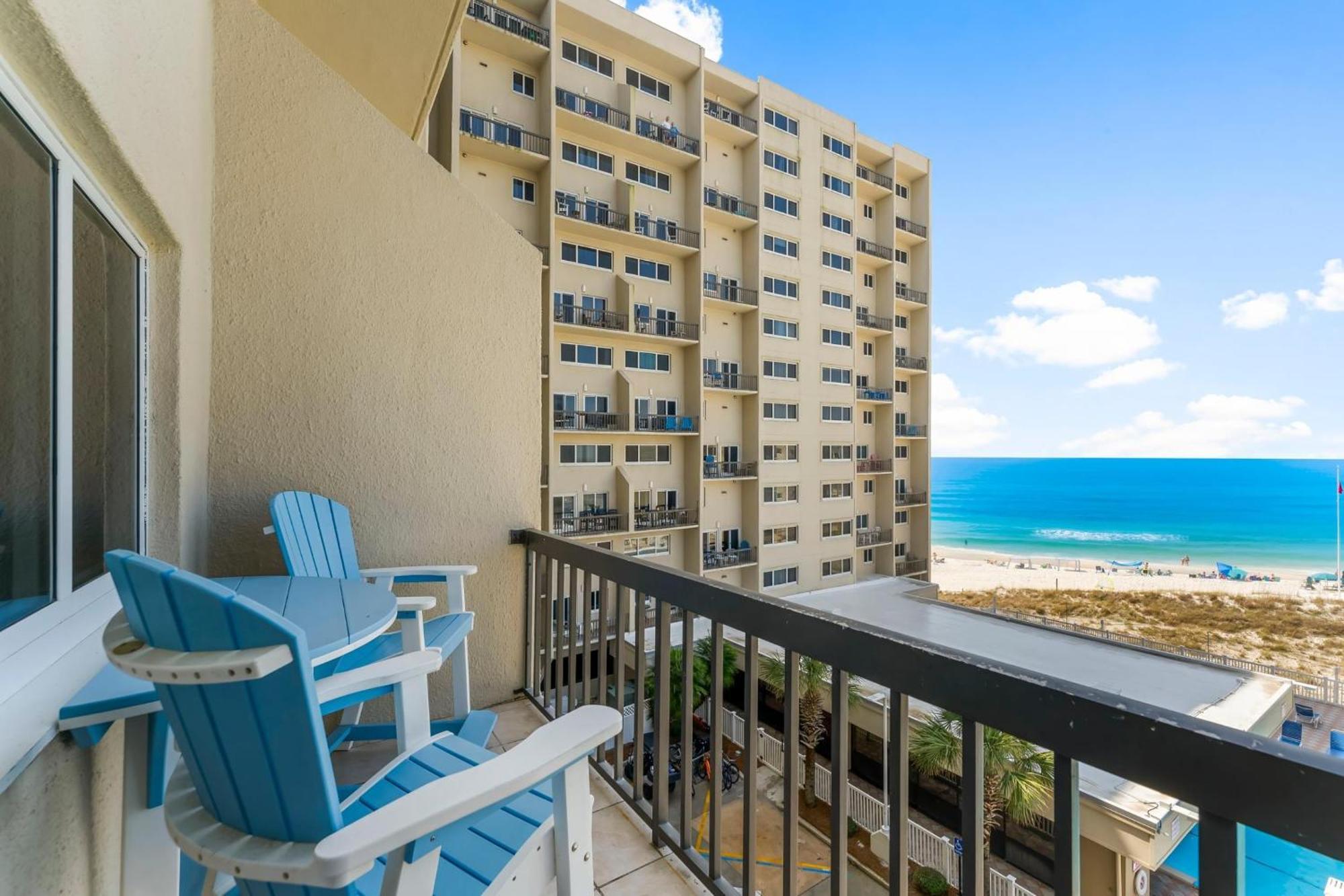 Pinnacle Port Apartment