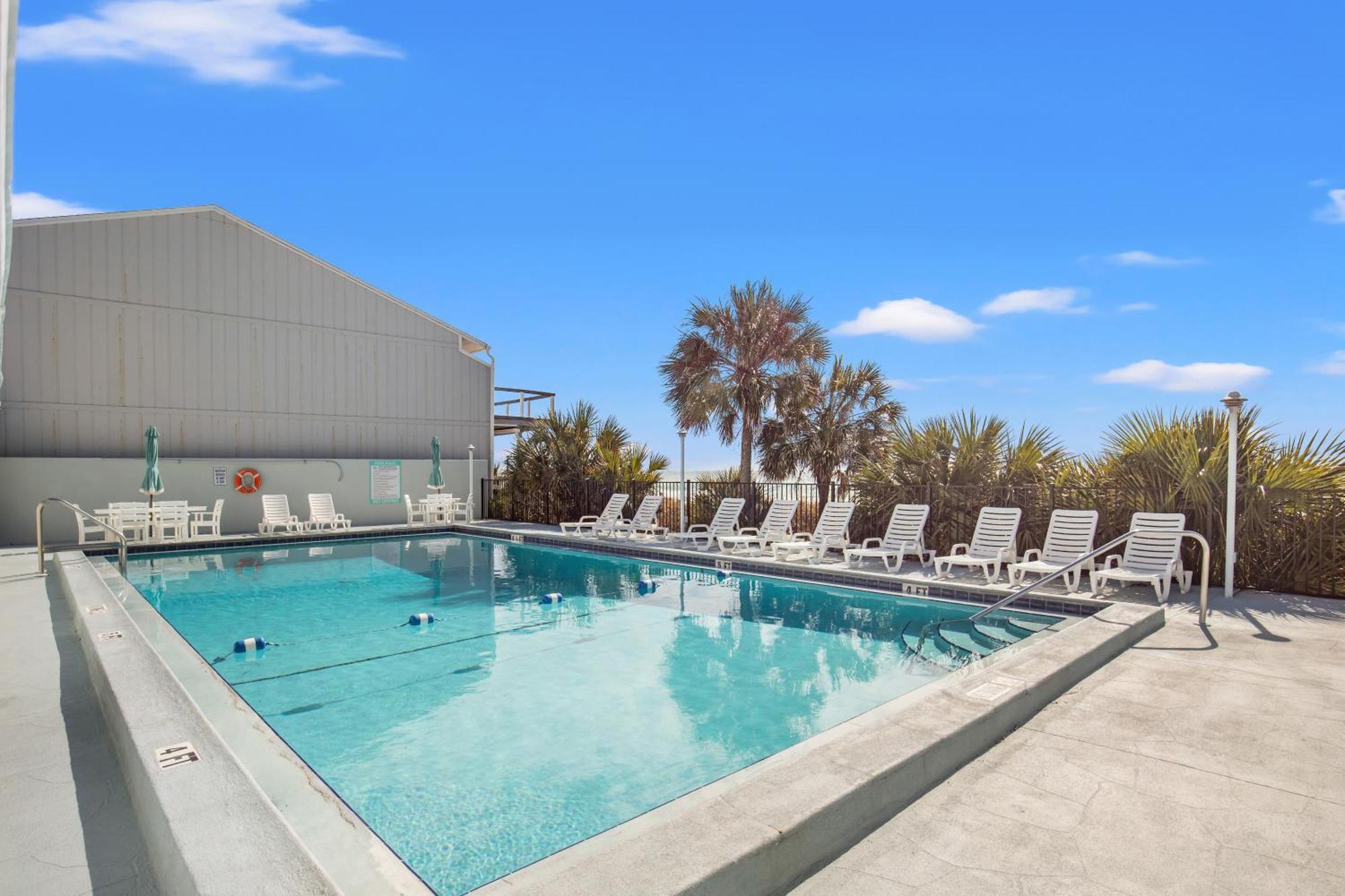 Holiday home 3br, 3ba Beachfront Townhome! Sleeps 11! Ocean View! Steps To The Beach!