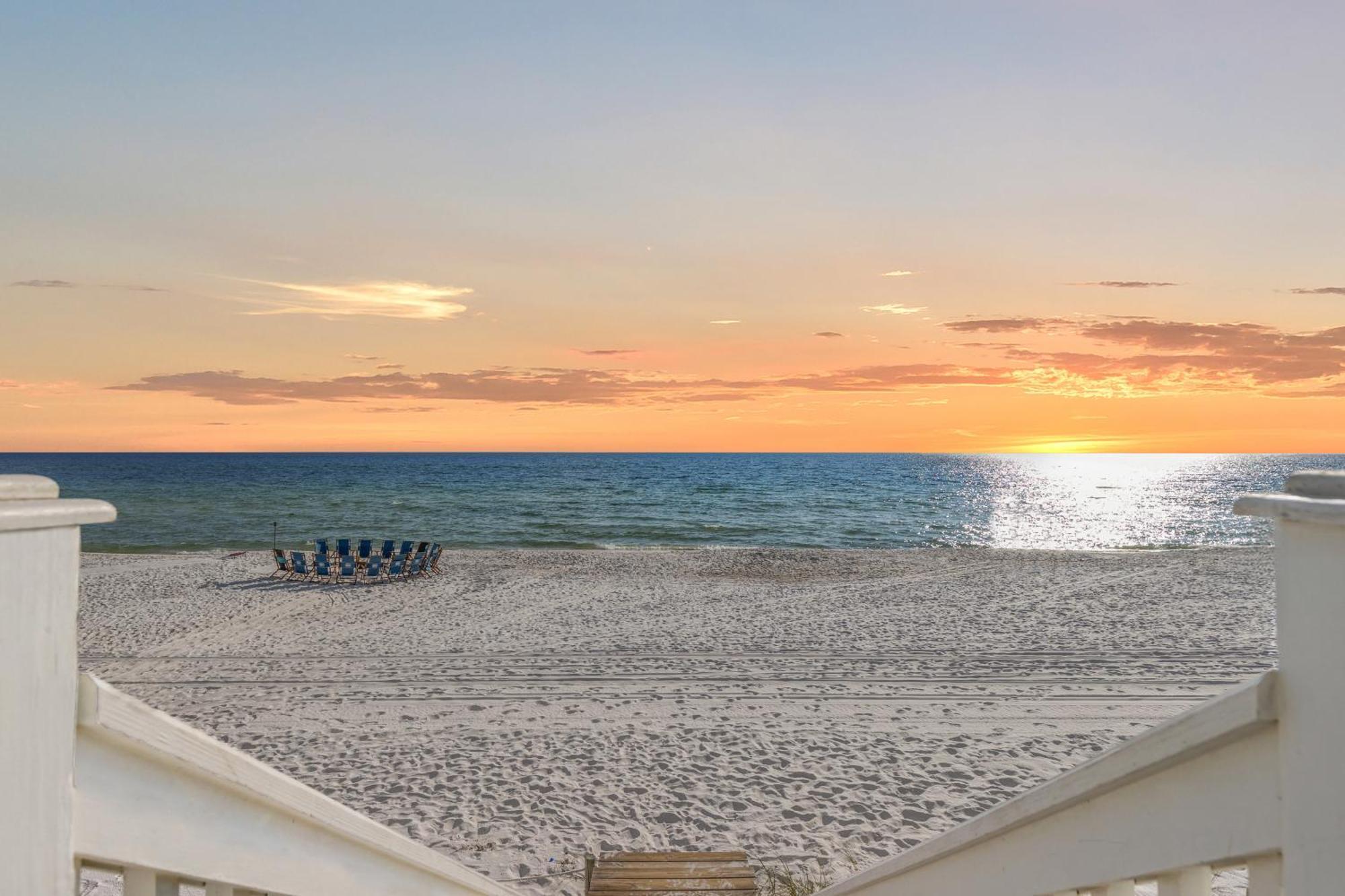 Holiday home Pineapple Paradise! 6br 7ba Beachfront House! Private Pool! Grill! Sleeps 16! *