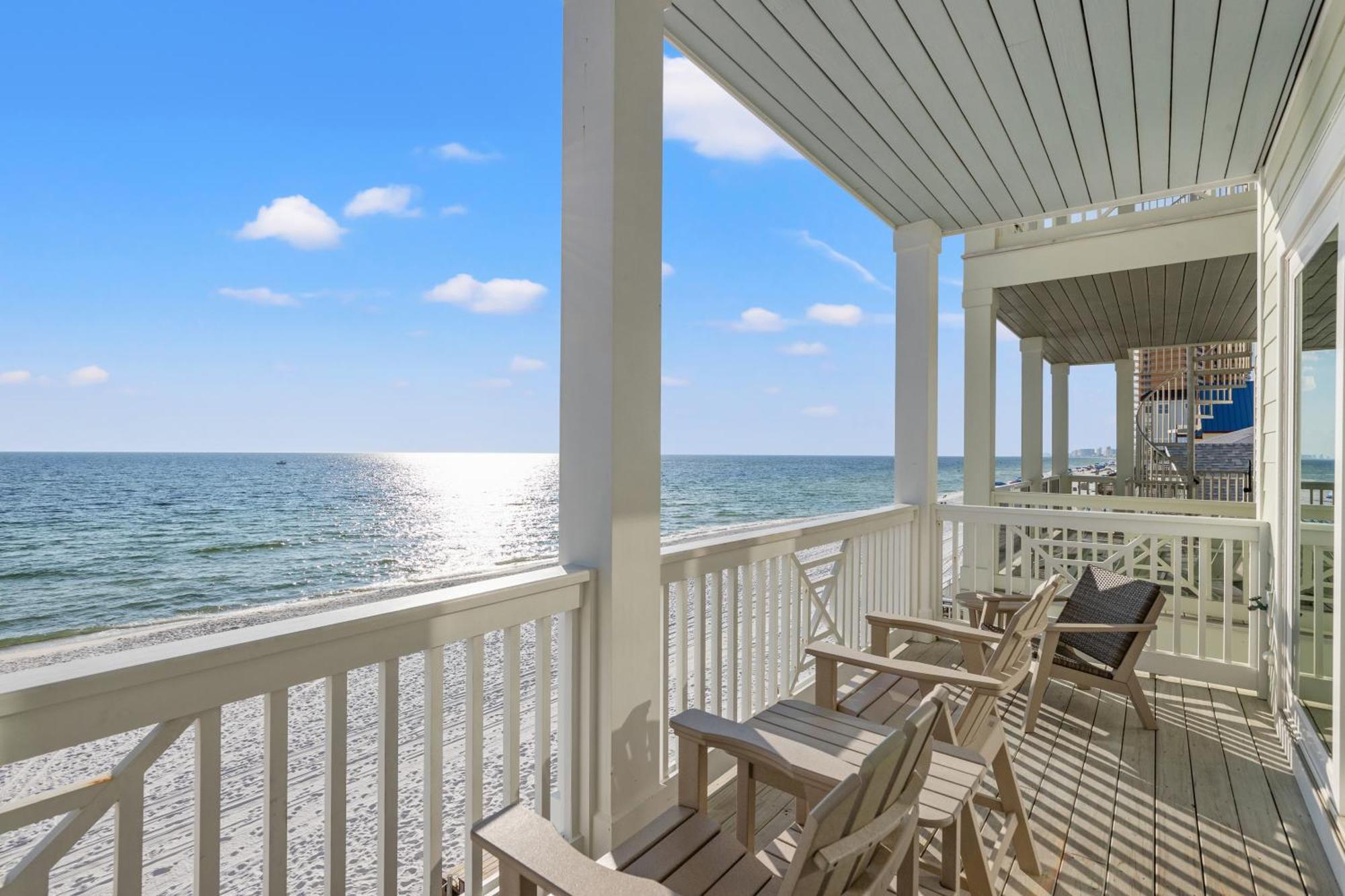 Holiday home Pineapple Paradise! 6br 7ba Beachfront House! Private Pool! Grill! Sleeps 16!