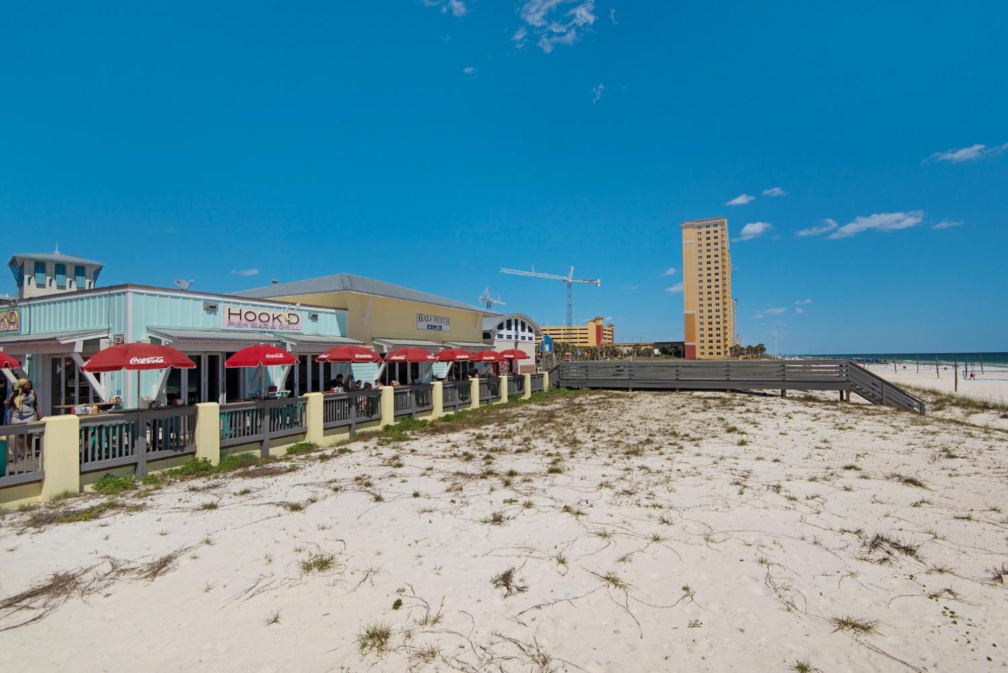 Beautiful Townhome Right On The Gulf - Get Ready To Relax! Holiday home