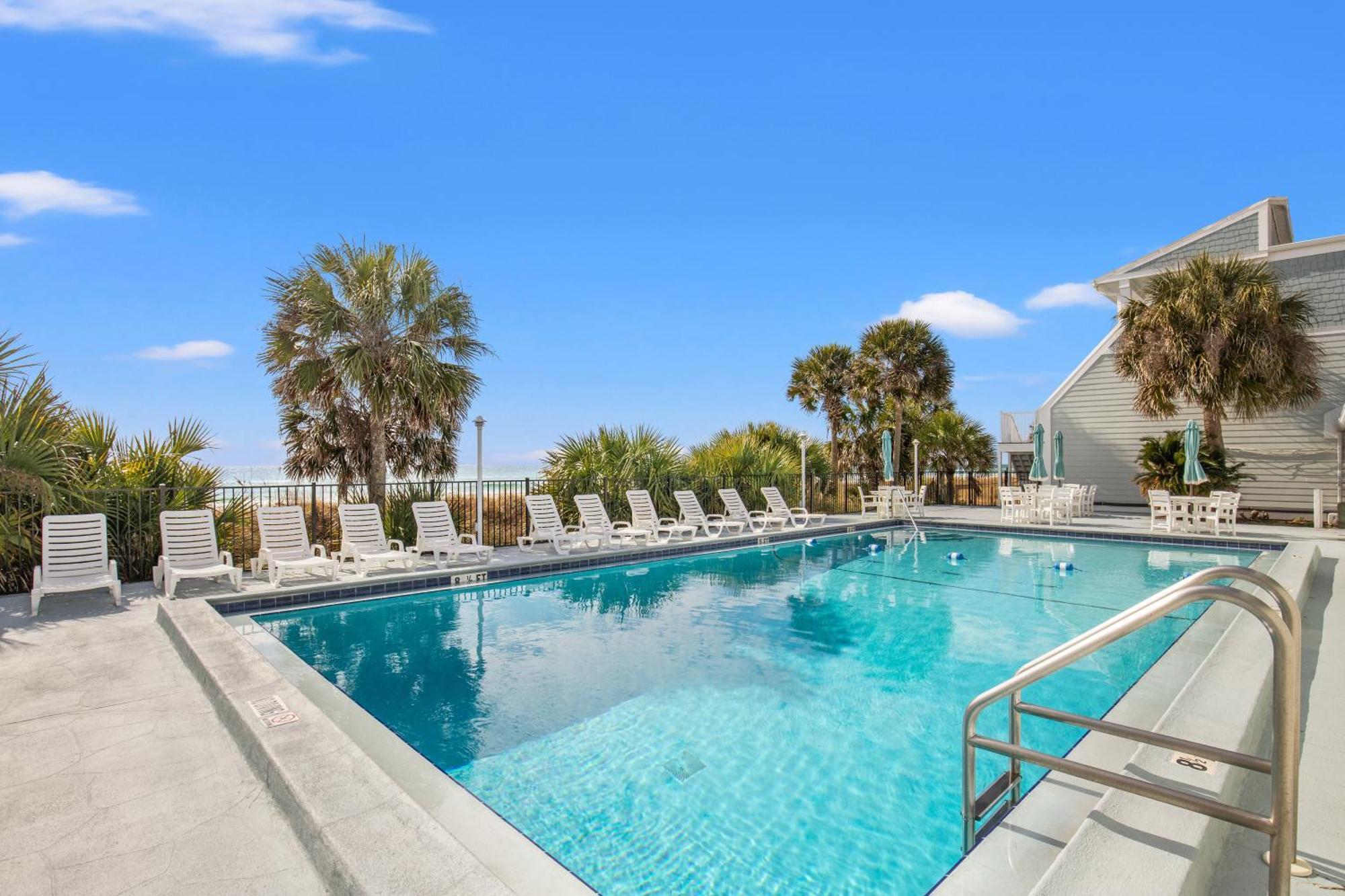 Holiday home 3br, 3ba Beachfront Townhome! Sleeps 11! Ocean View! Steps To The Beach!
