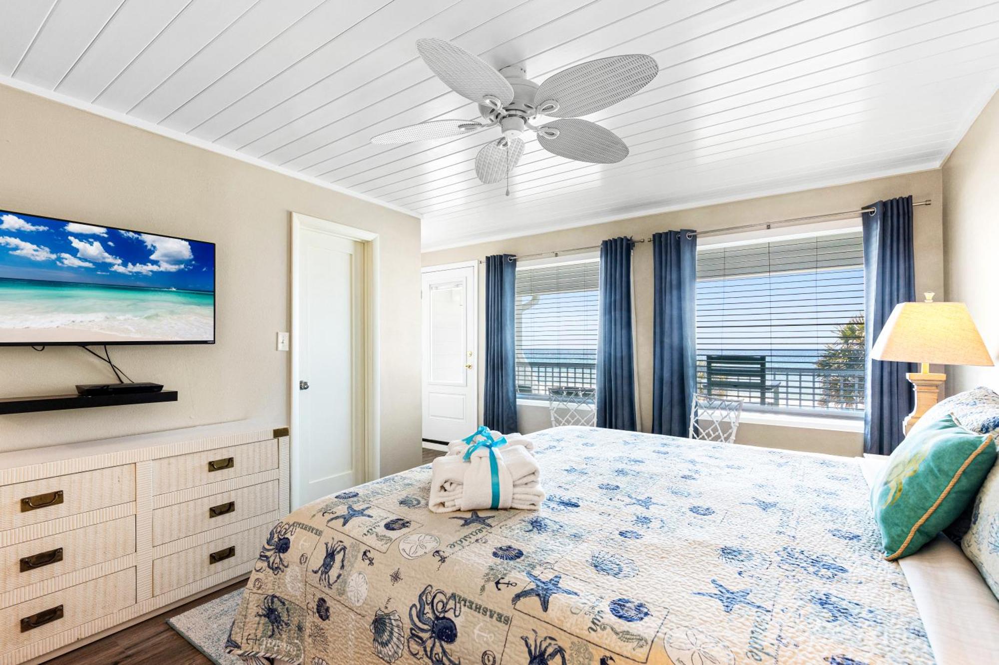 Holiday home 3br, 3ba Beachfront Townhome! Sleeps 11! Ocean View! Steps To The Beach!