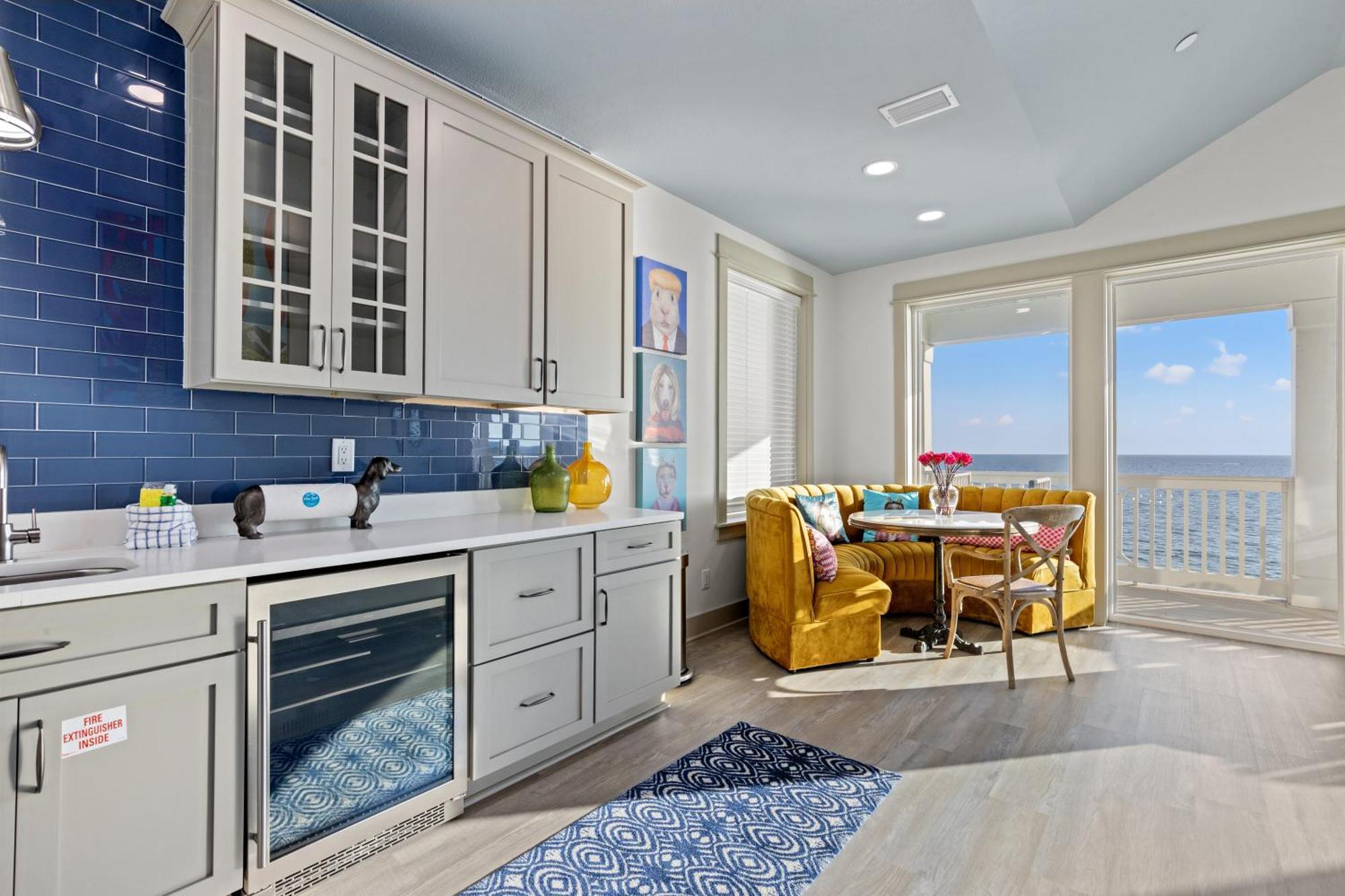 Pineapple Paradise! 6br 7ba Beachfront House! Private Pool! Grill! Sleeps 16! * Panama City Beach