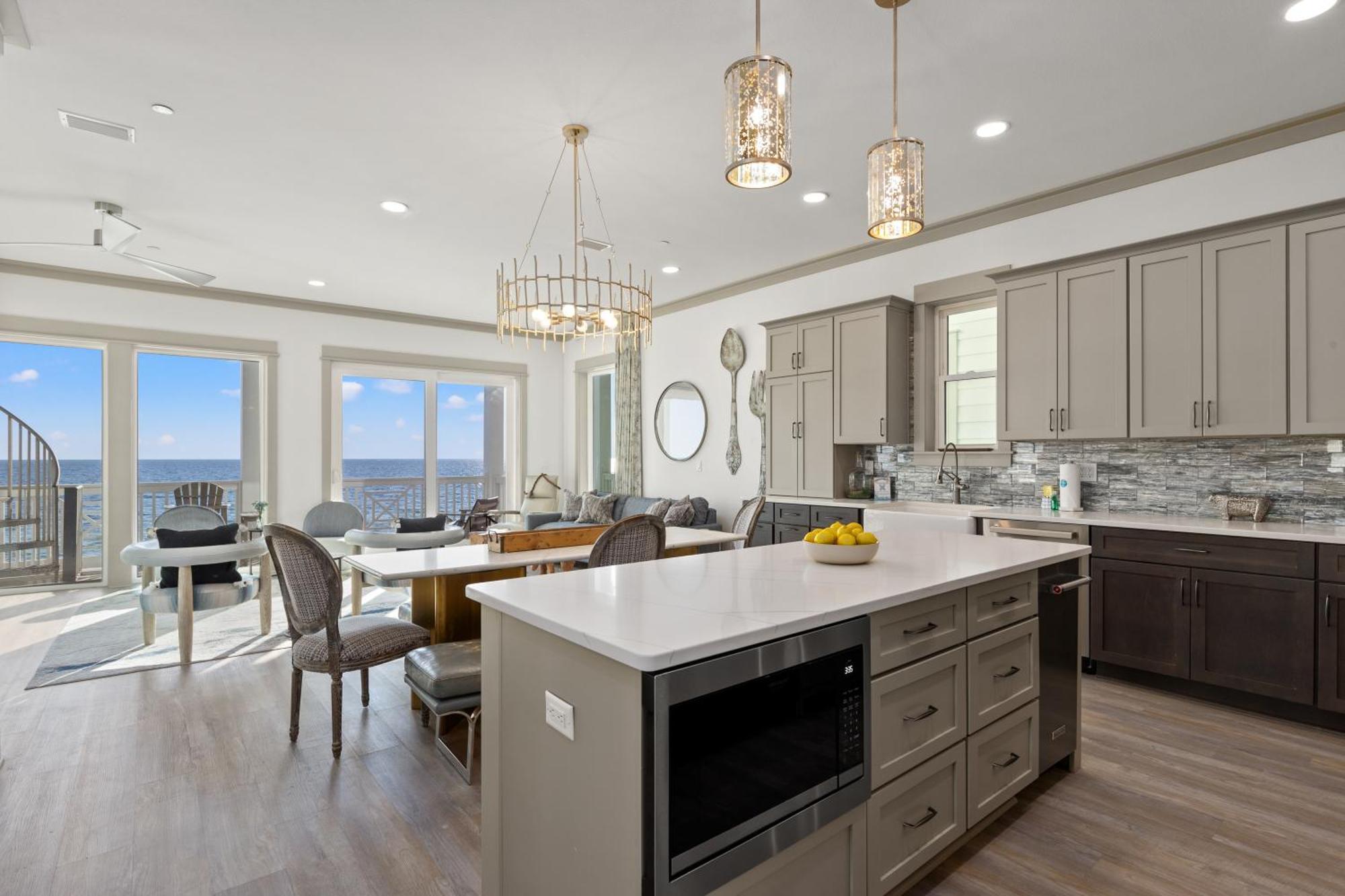 Pineapple Paradise! 6br 7ba Beachfront House! Private Pool! Grill! Sleeps 16!