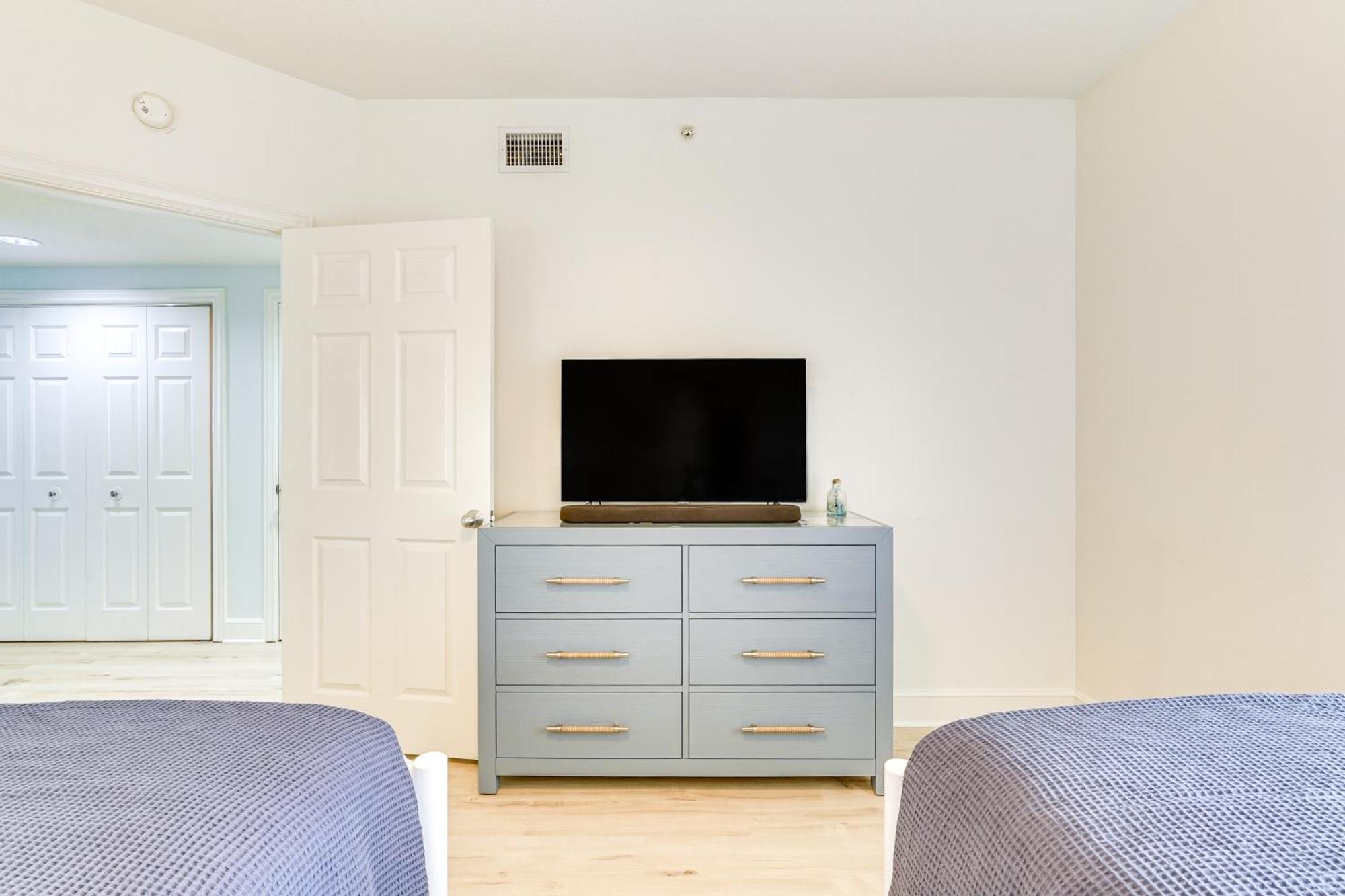 Apartment 9th-floor At Majestic Resort!
