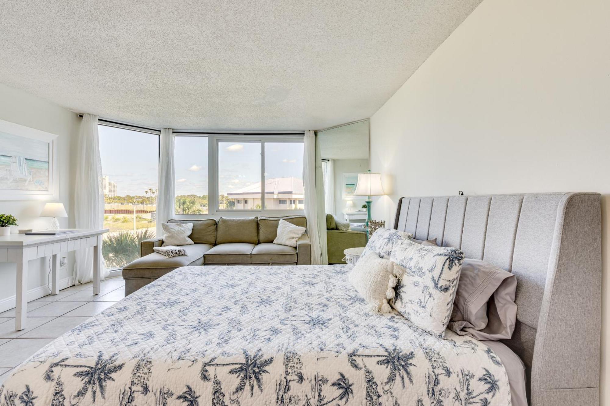 Panama With Amenities! Apartment Panama City Beach