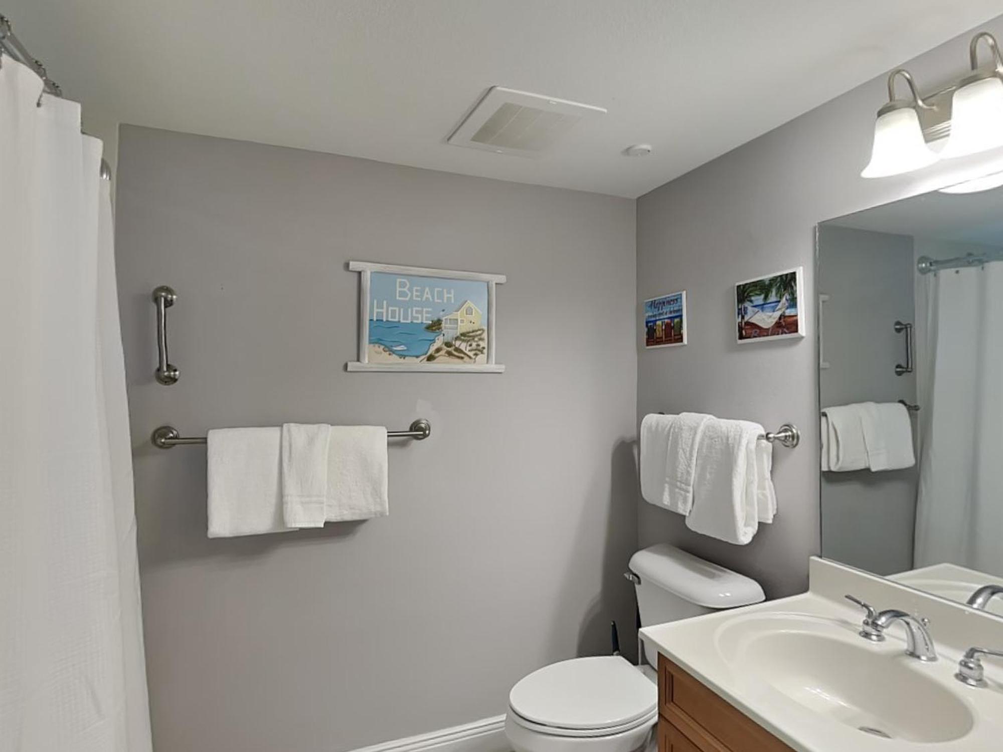 Emerald 2535 Apartment