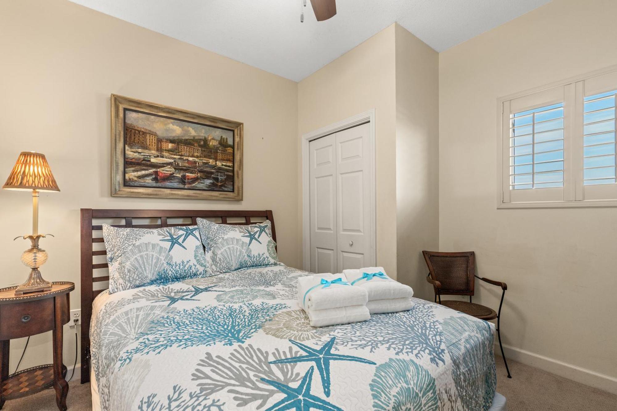 Holiday home Beachfront Bliss Awaits: 2-bed, 2-bath At Sterling Reef - Sleeps 6!