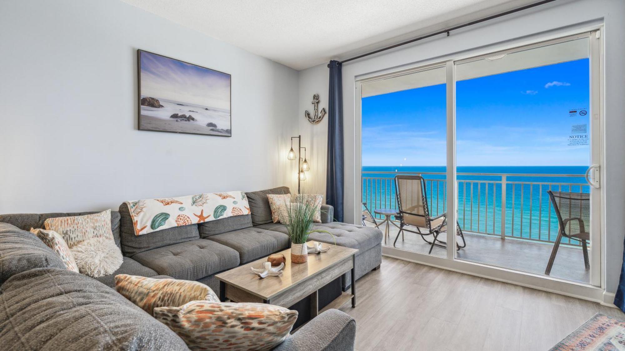 Emerald Chic Beachfront 2 Bdr 4 Seats And A Cannope On Us Panama City Beach
