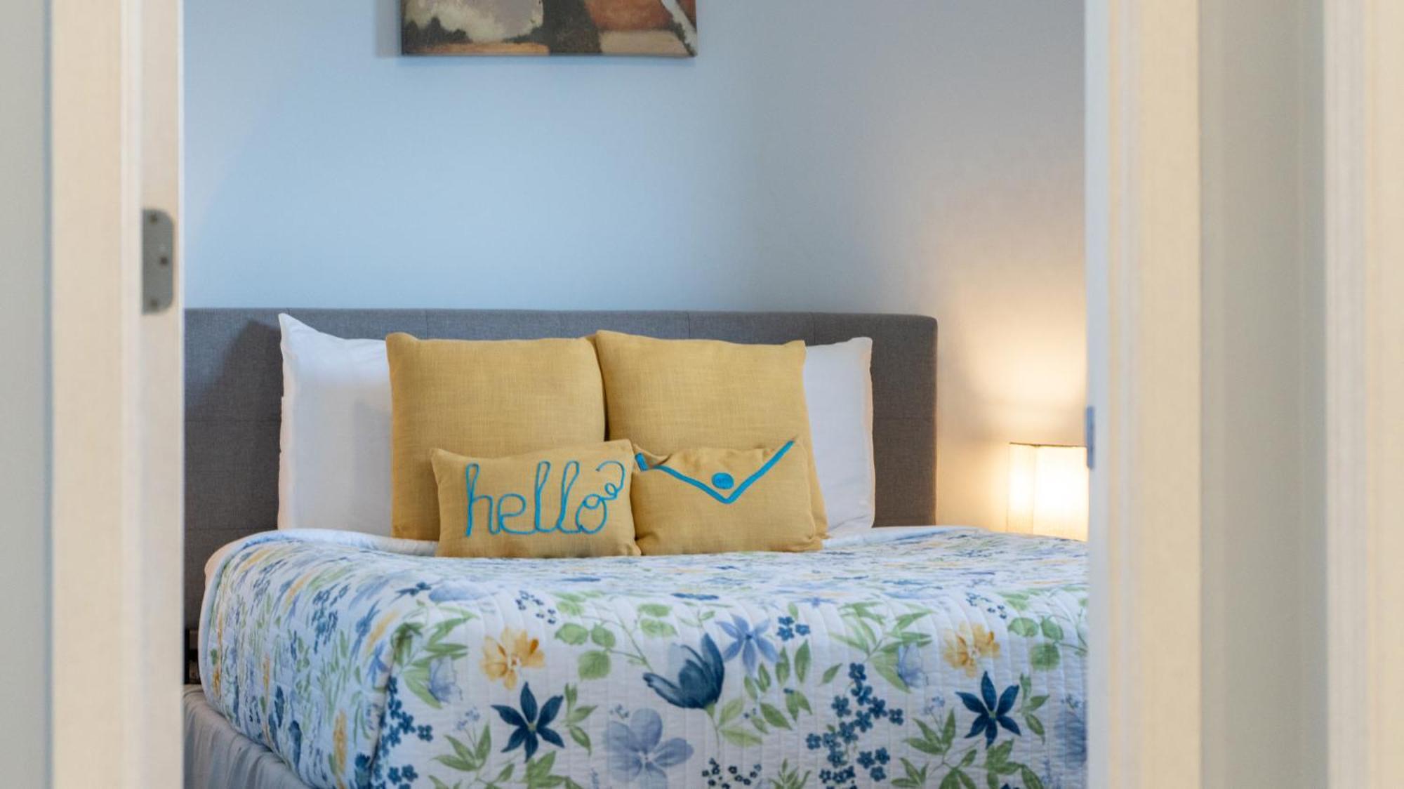 Apartment Emerald Chic Beachfront 2 Bdr 4 Seats And A Cannope On Us Panama City Beach