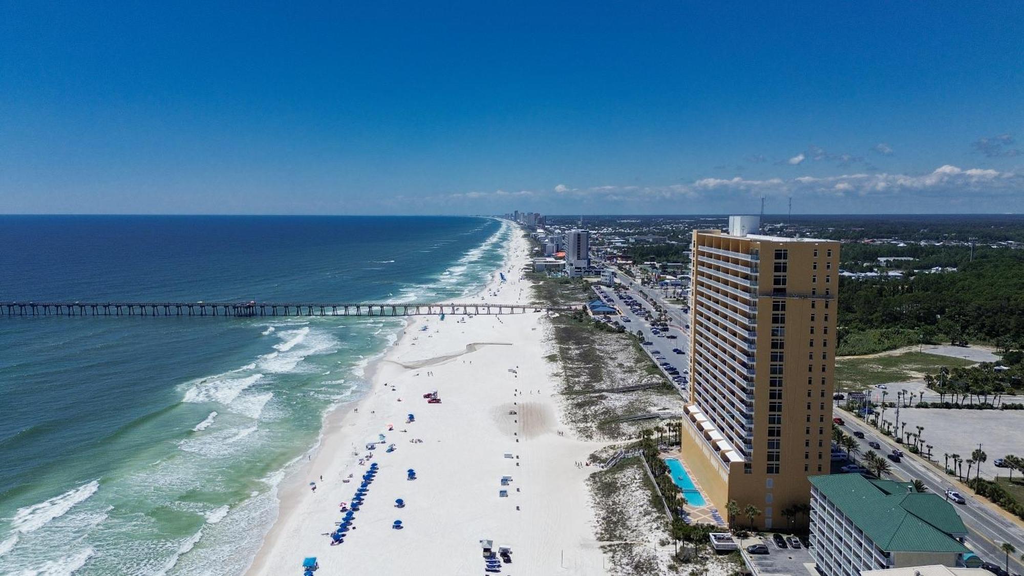 Emerald Chic Beachfront 2 Bdr 4 Seats And A Cannope On Us Panama City Beach