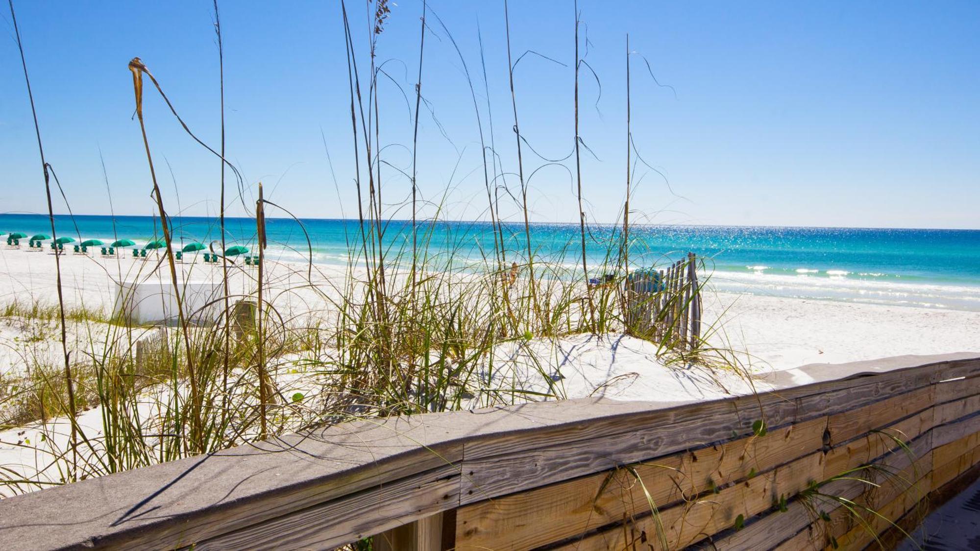 Across Street From - Close To Pier Park - Sleeps 6! * Panama City Beach
