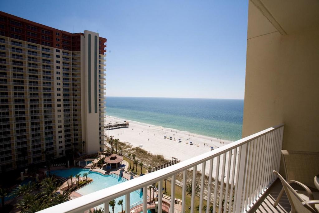 1208 Shores Of Panama