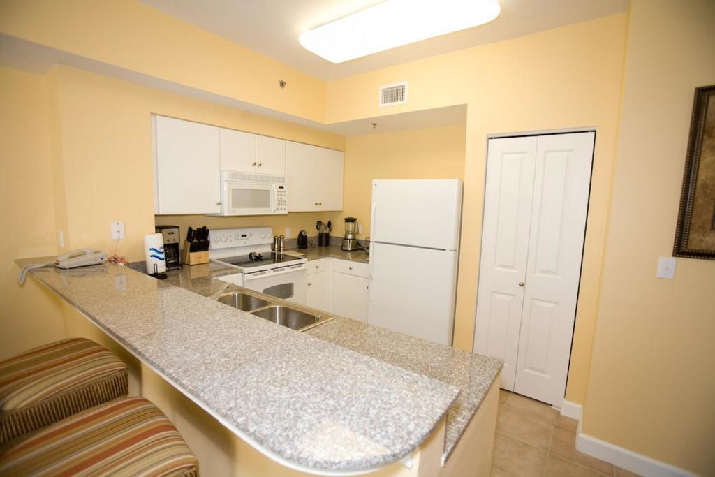 1208 Shores Of Panama *