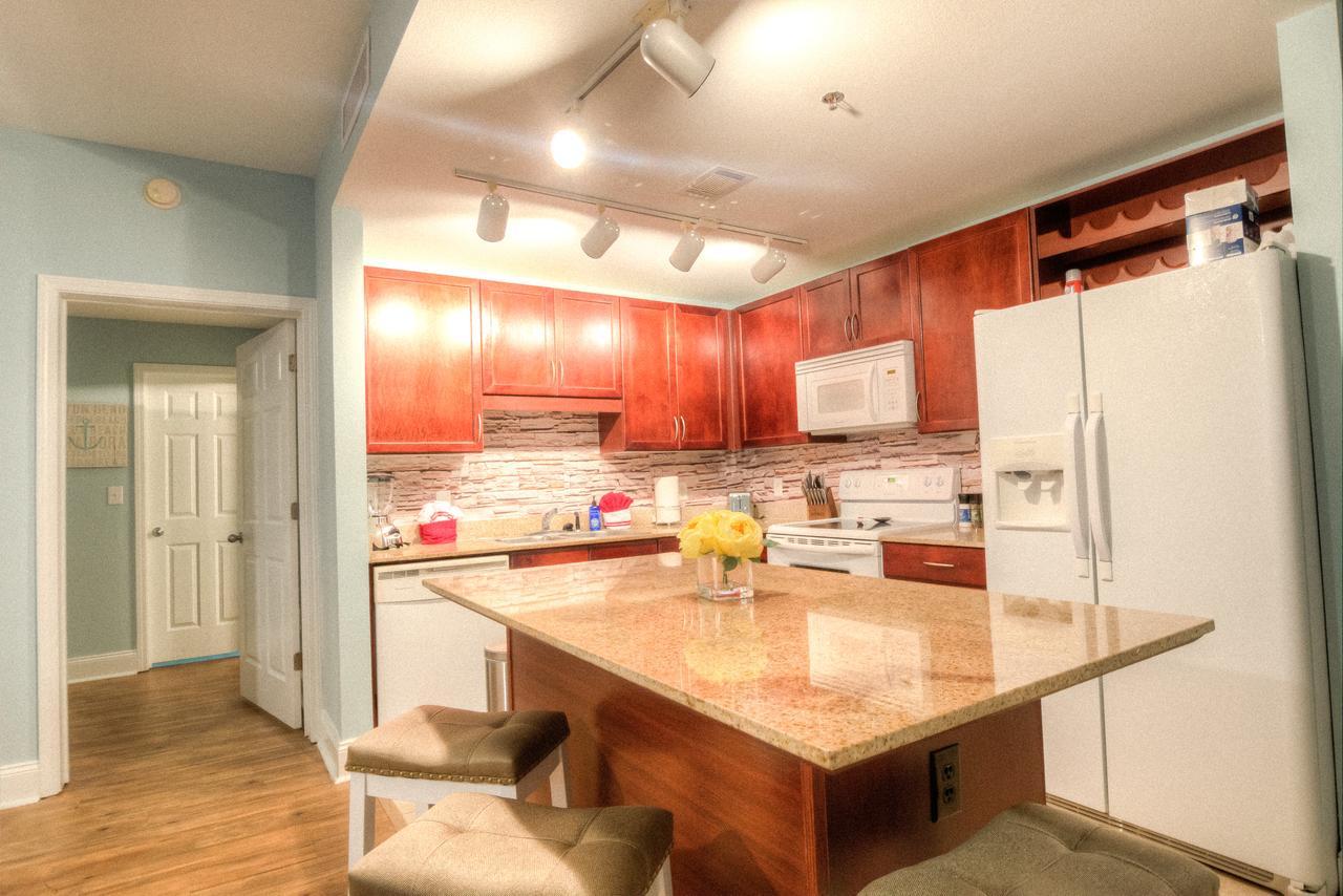 Laketown Wharf 631 By Aneliya Holiday home *