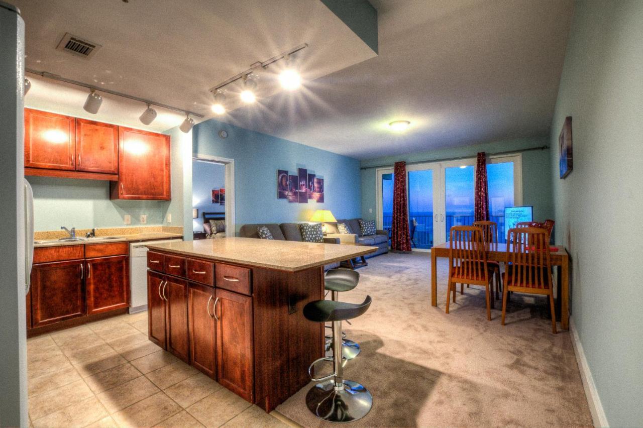 Laketown Wharf 1527 By Zia