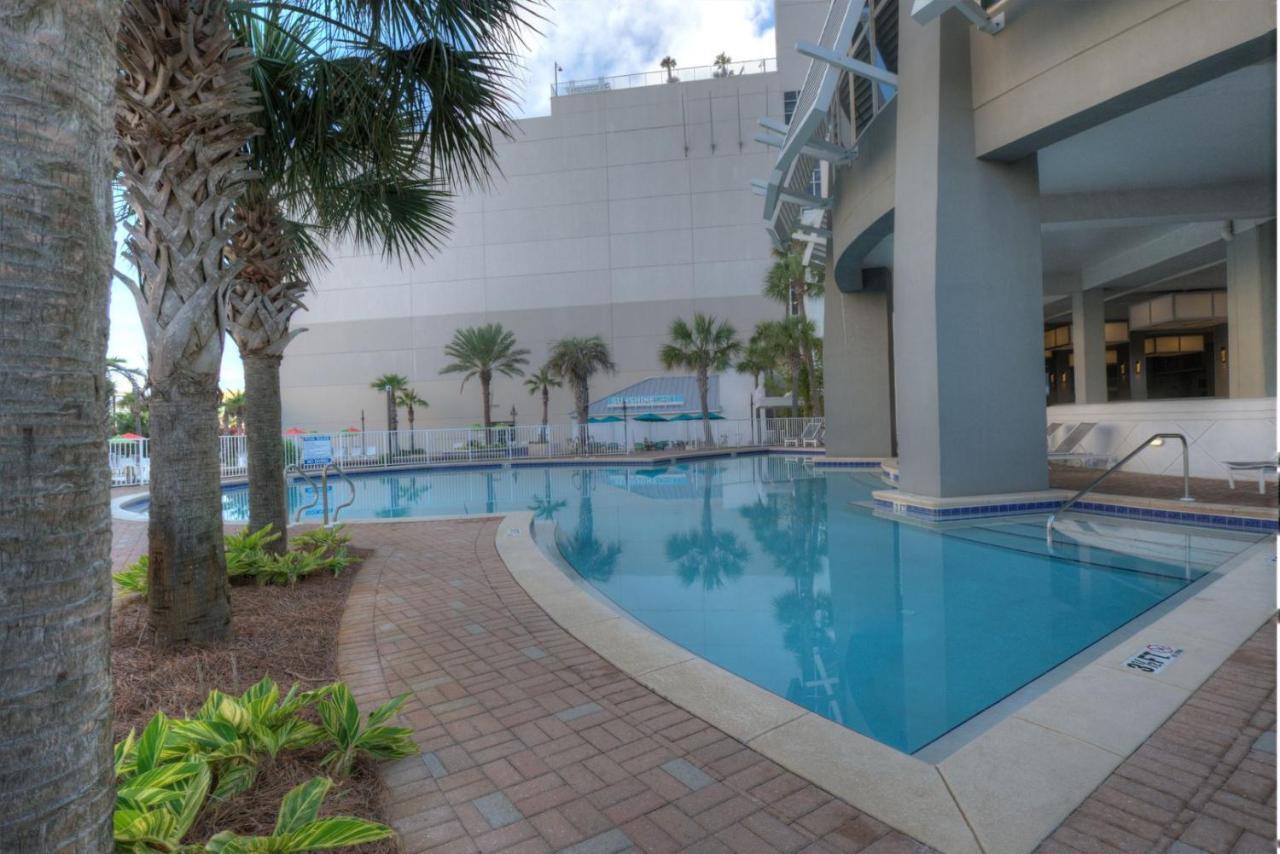 Laketown Wharf 736 By Aneliya