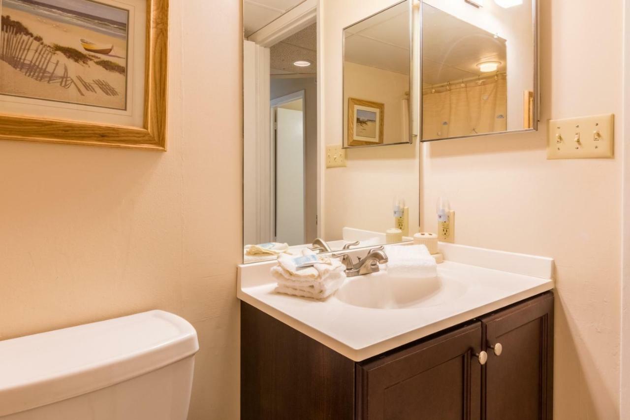 Aquavista East 604 Apartment