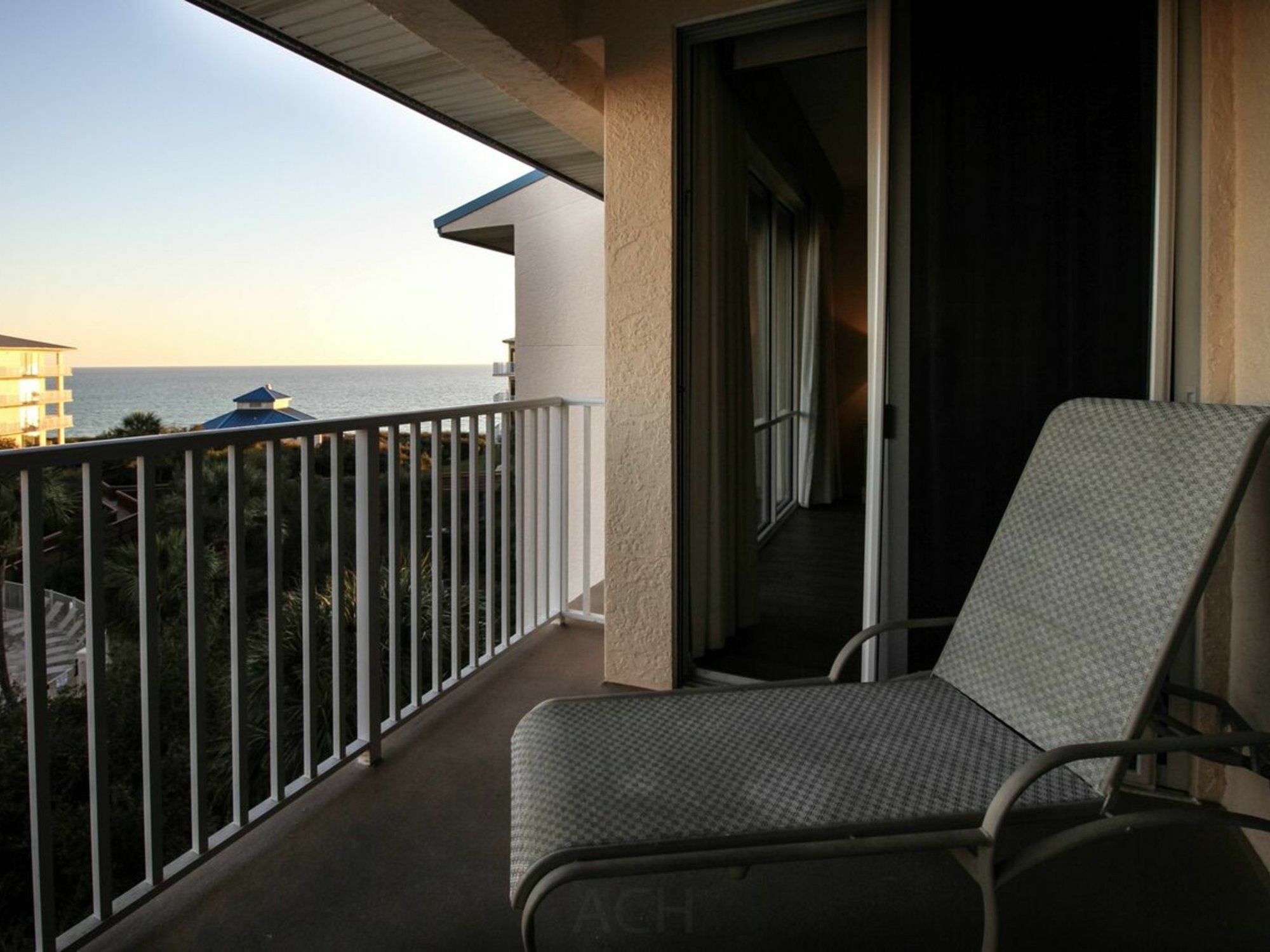 Poolside With Access By Redawning Apartment Panama City Beach