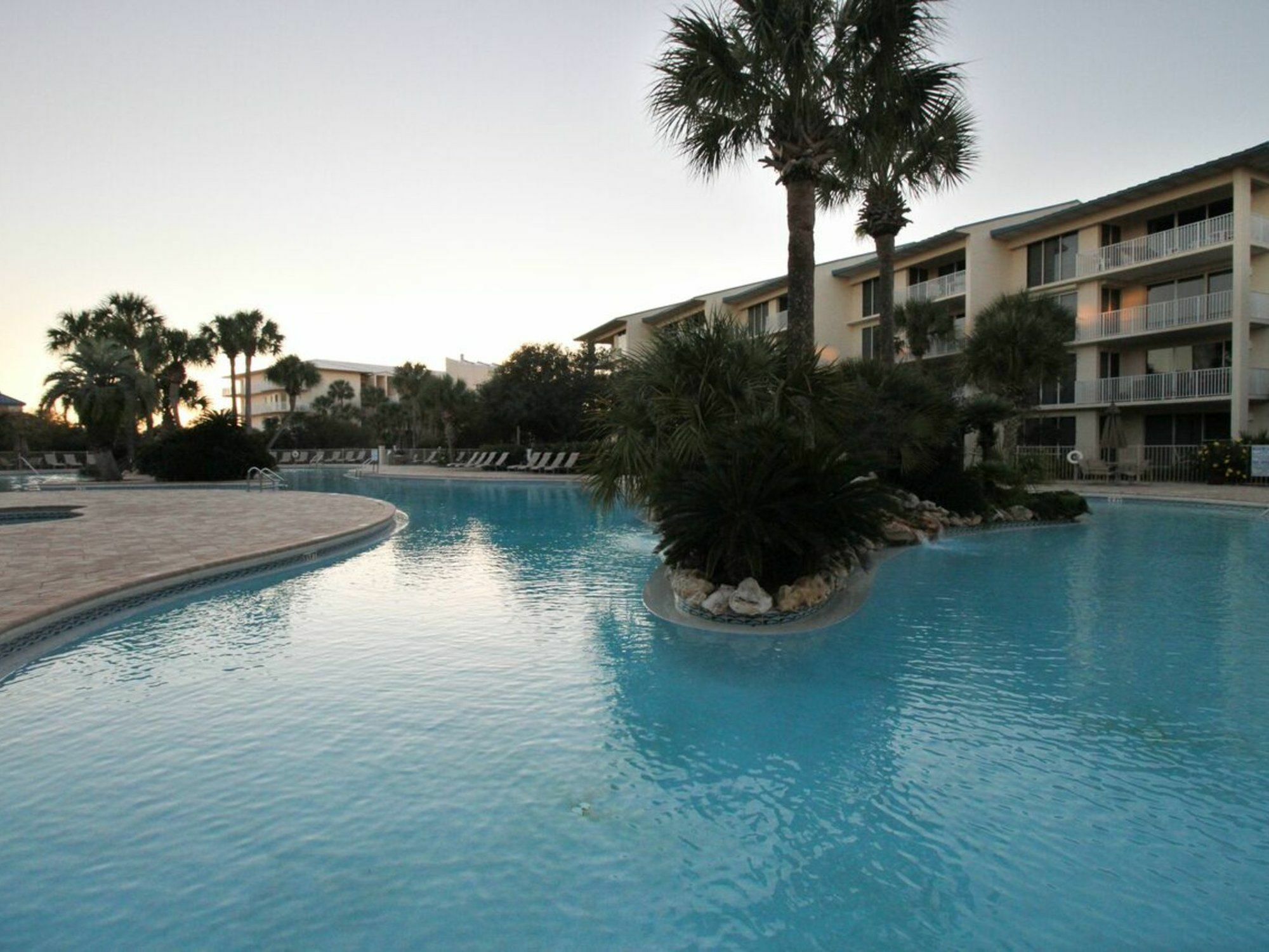 Poolside With Access By Redawning Apartment Panama City Beach